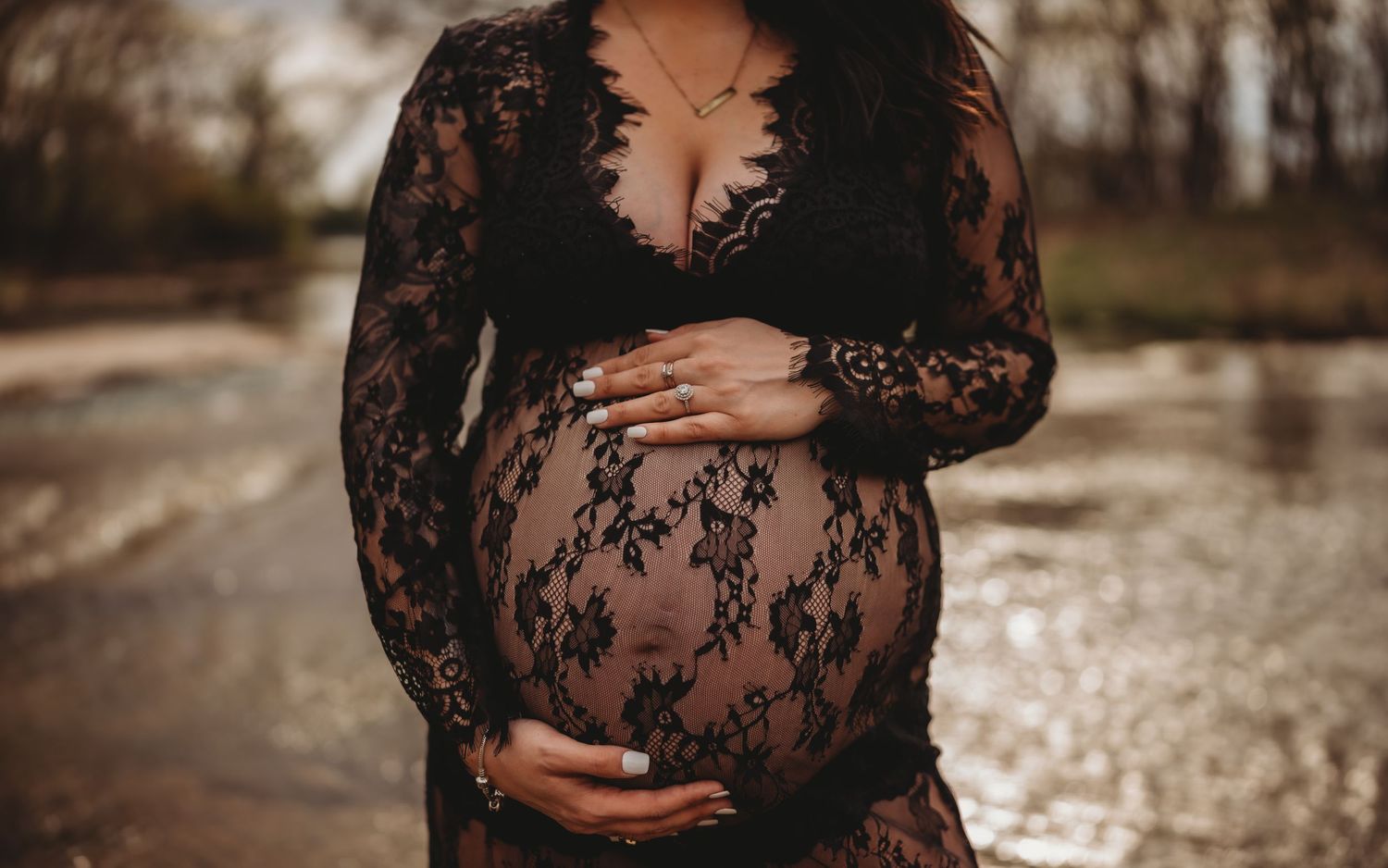 lace maternity gown, maternity photo, by the water