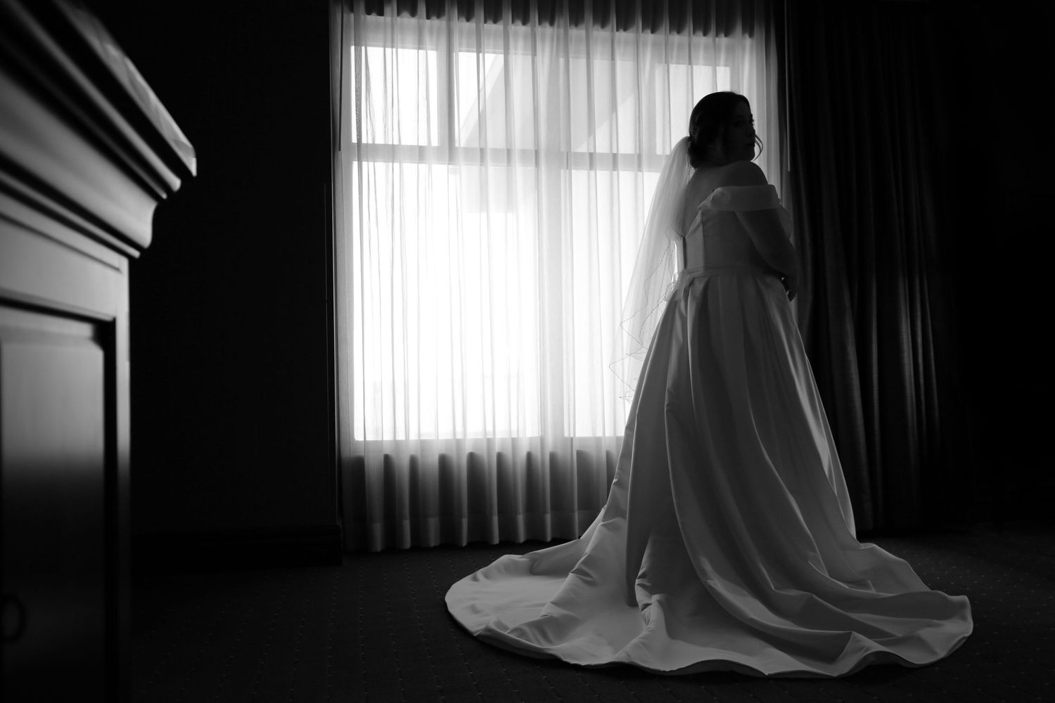 black and white bridal portrait