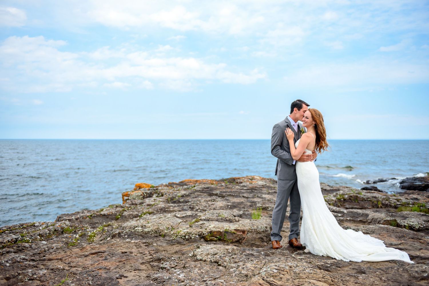 Wedding couple near duluth's north shore