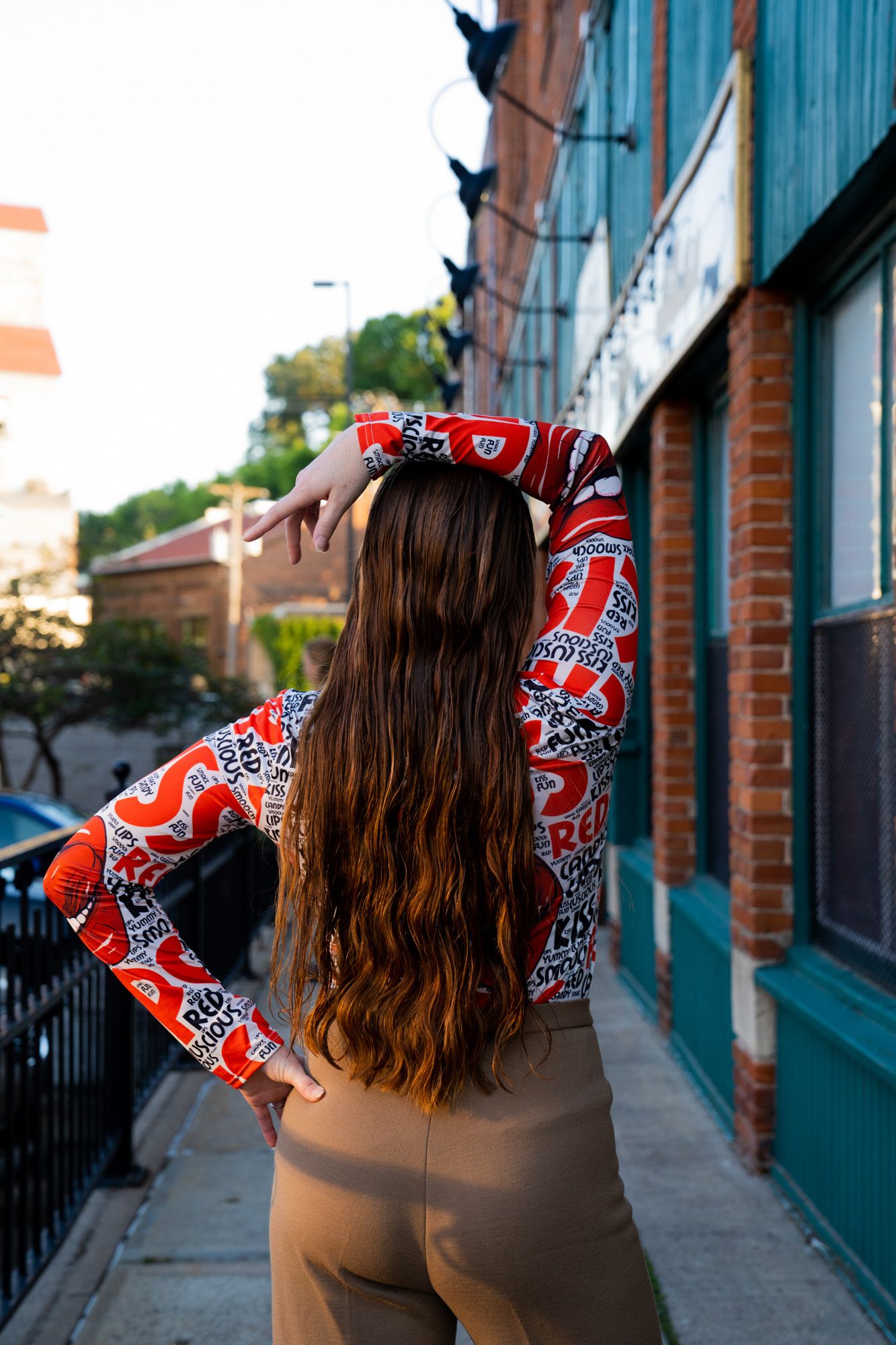 Women in popart shirt standing in Stillwater