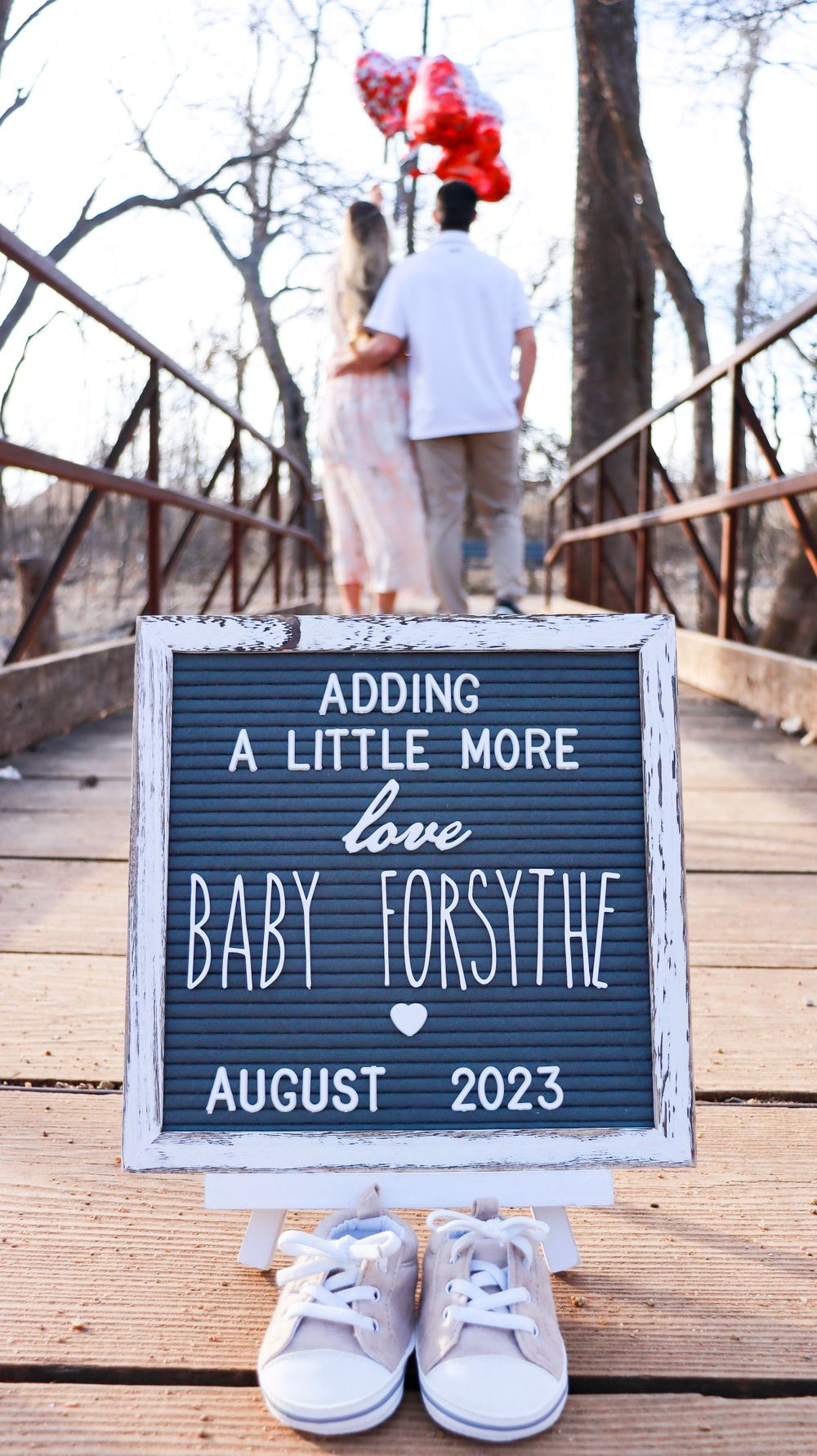 Oklahoma maternity photography sessions for expecting moms, couples, and growing families. Beautiful, timeless portraits to cherish.