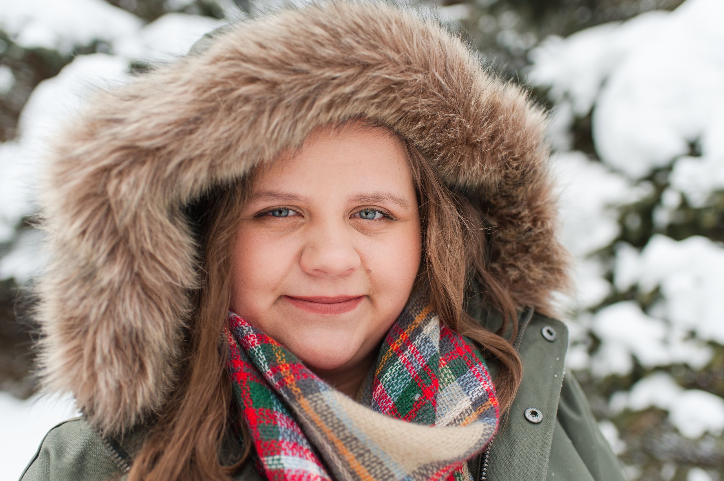 Stillwater Mahtomedi Minnesota Twin Cities Minneapolis high school winter snow pines senior photographer