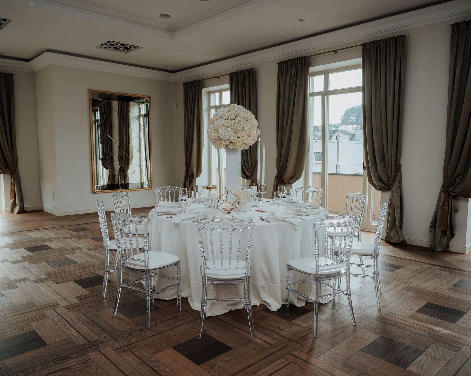 ESSENTIAL QUESTIONS TO ASK A WEDDING VENUE