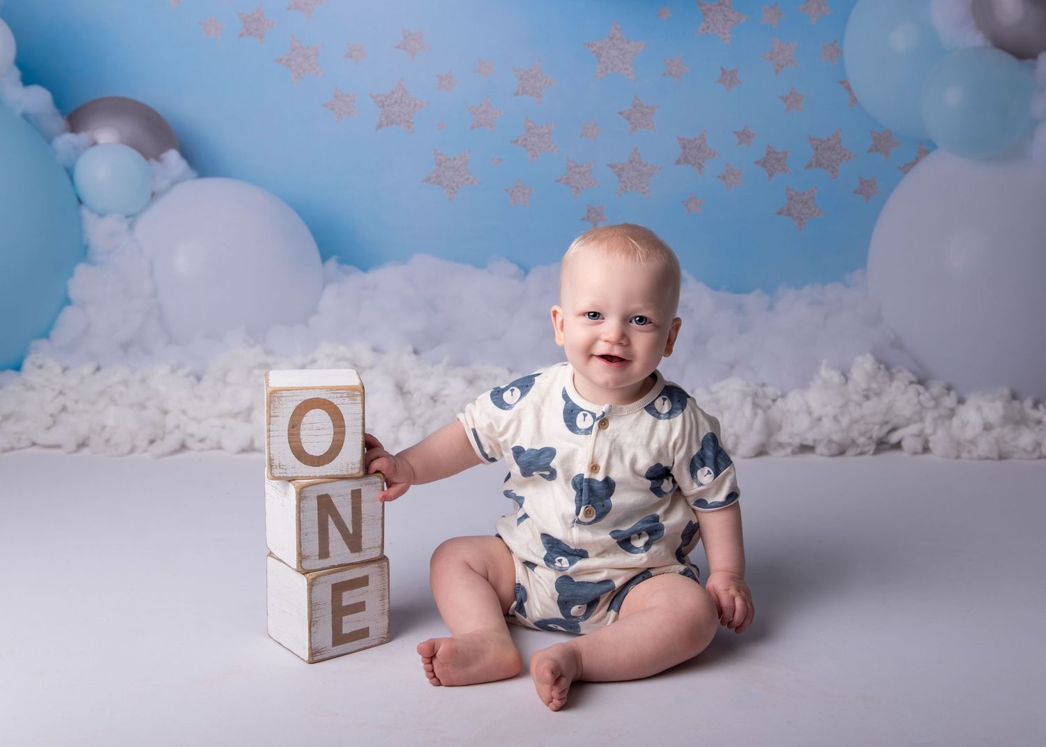 First birthday photoshoot cakesmash pictures cake baby one cake smash
