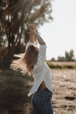 Mädchen bei einem Herbst Fotoshooting mit Nadine Liersch Fotografie in Ketsch
