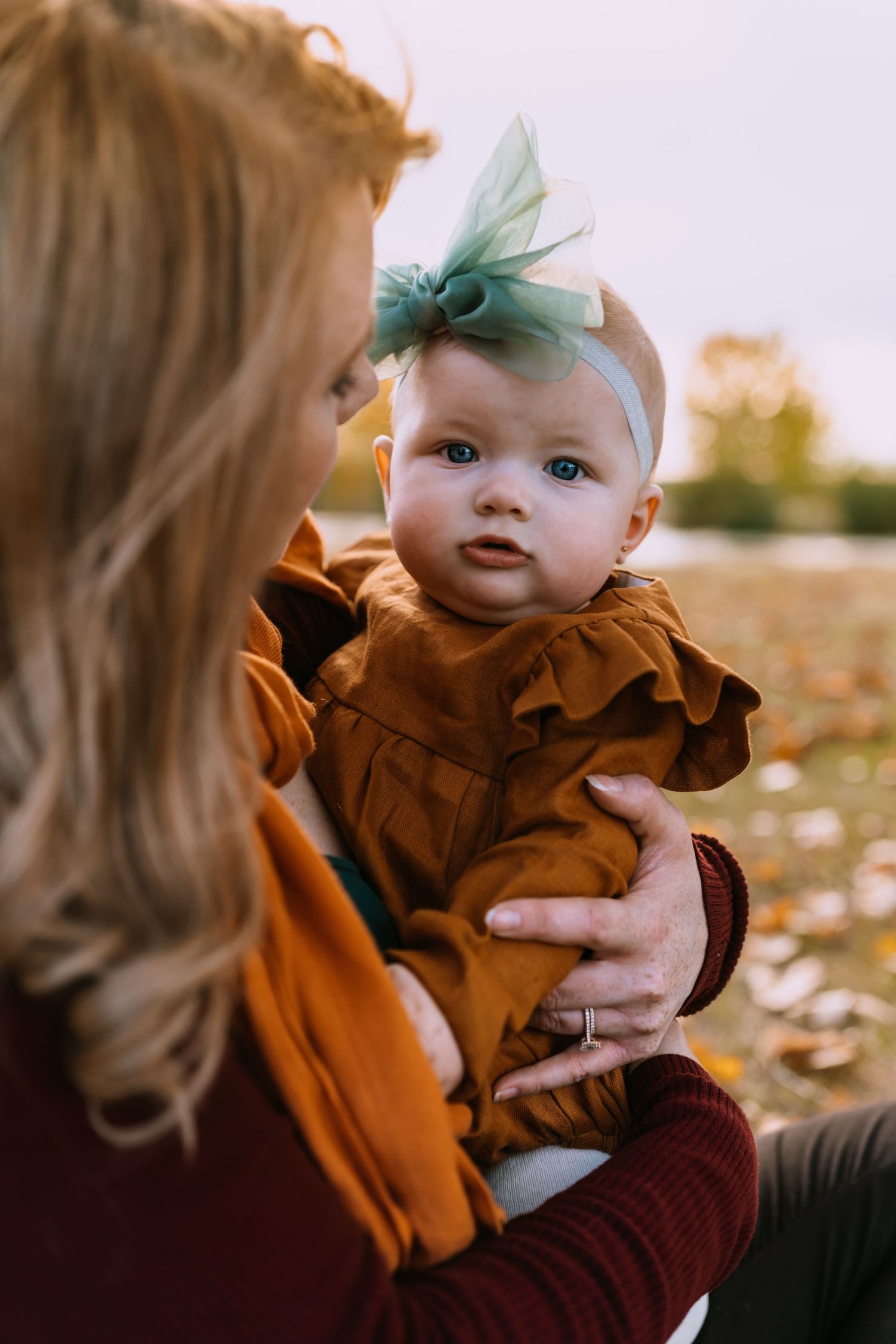 The Tollefsons, Mommy and me mini sessions, Grande Prairie Photographer, Fall Sessions, Wheat Field Family Photos GP