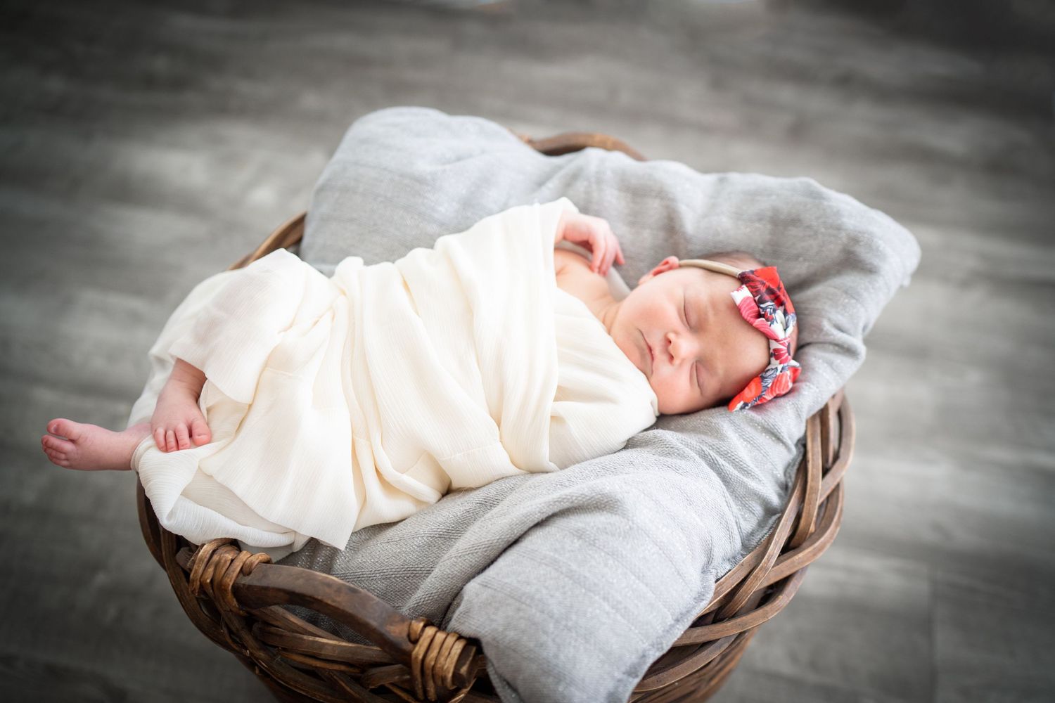 Santa Rosa Beach Newborn Photographer 30A newborn photographer destin maternity photographer