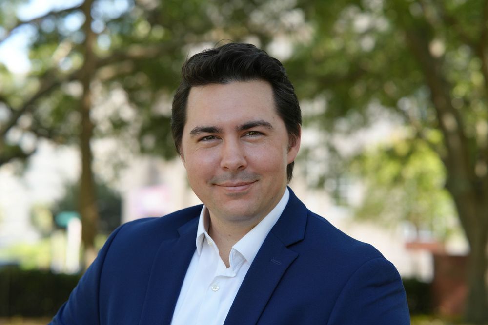 Professional headshot of businessman in Tampa, FL.