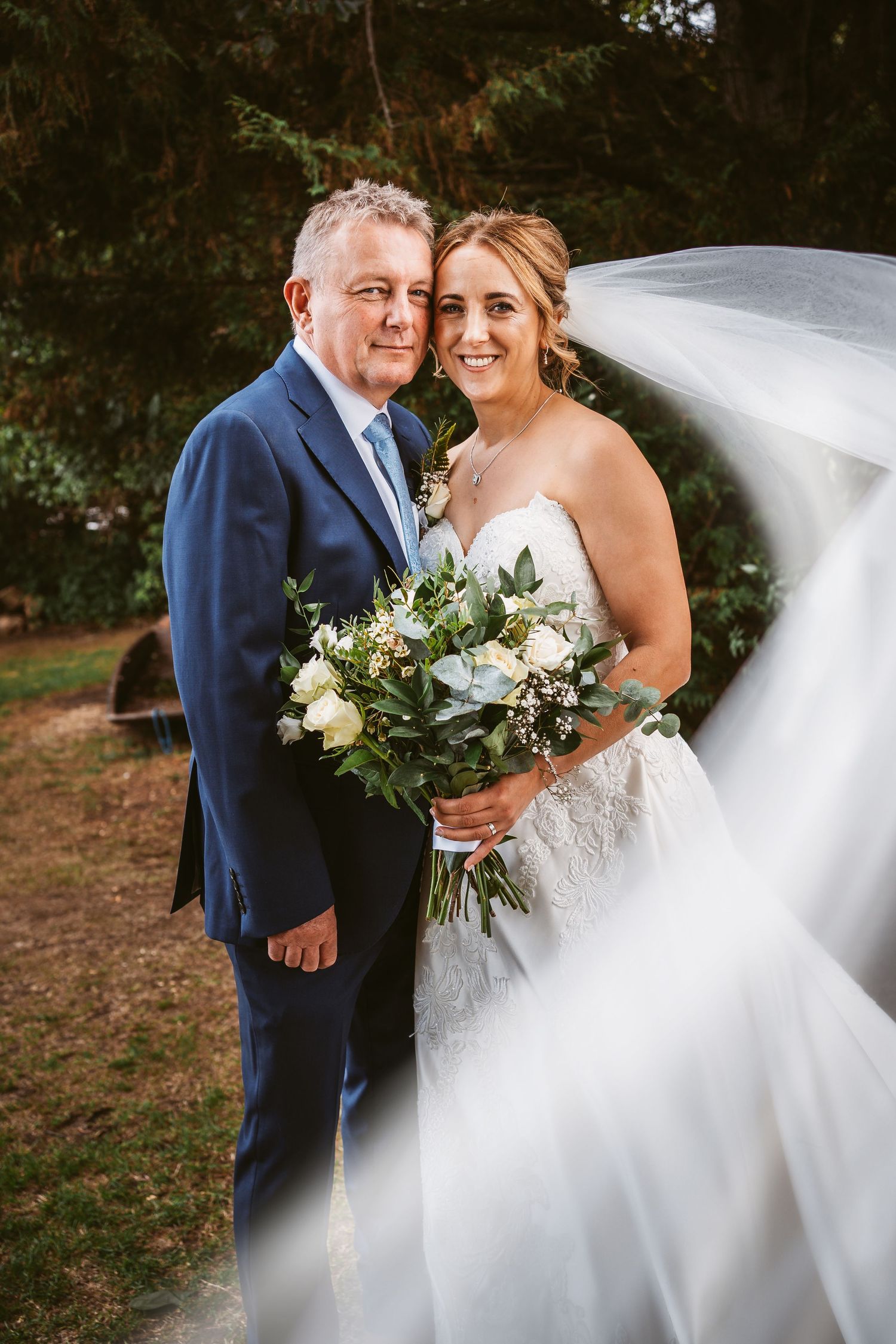 The Trout, Tadpole Bridge Wedding photography www.vickyphotography.co.uk