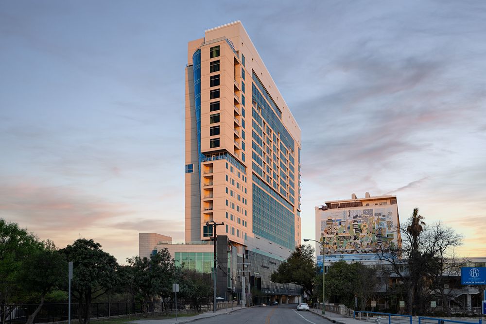 Sharp Glass - Thompson Hotel San Antonio - Sean Carranza Photography