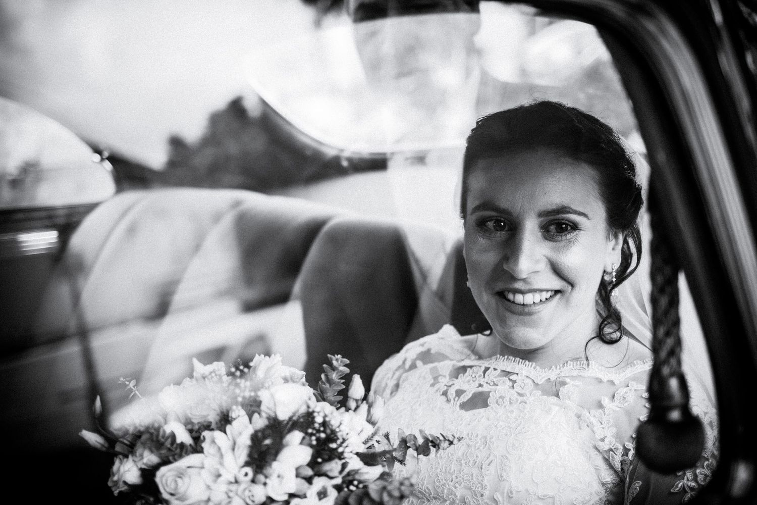 Bride arriving to the church seeing her dad