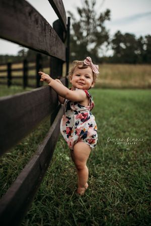 Braselton, Flowery Branch, Buford, Sugar Hill, Hoschton, Dacula 
Newborn & Family Photographer
Cake Smash, Senior Portraits, Headshots