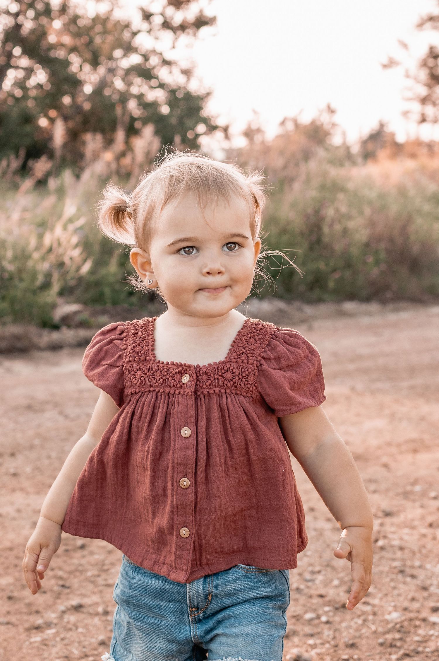 little girl, outdoor photoshoot.