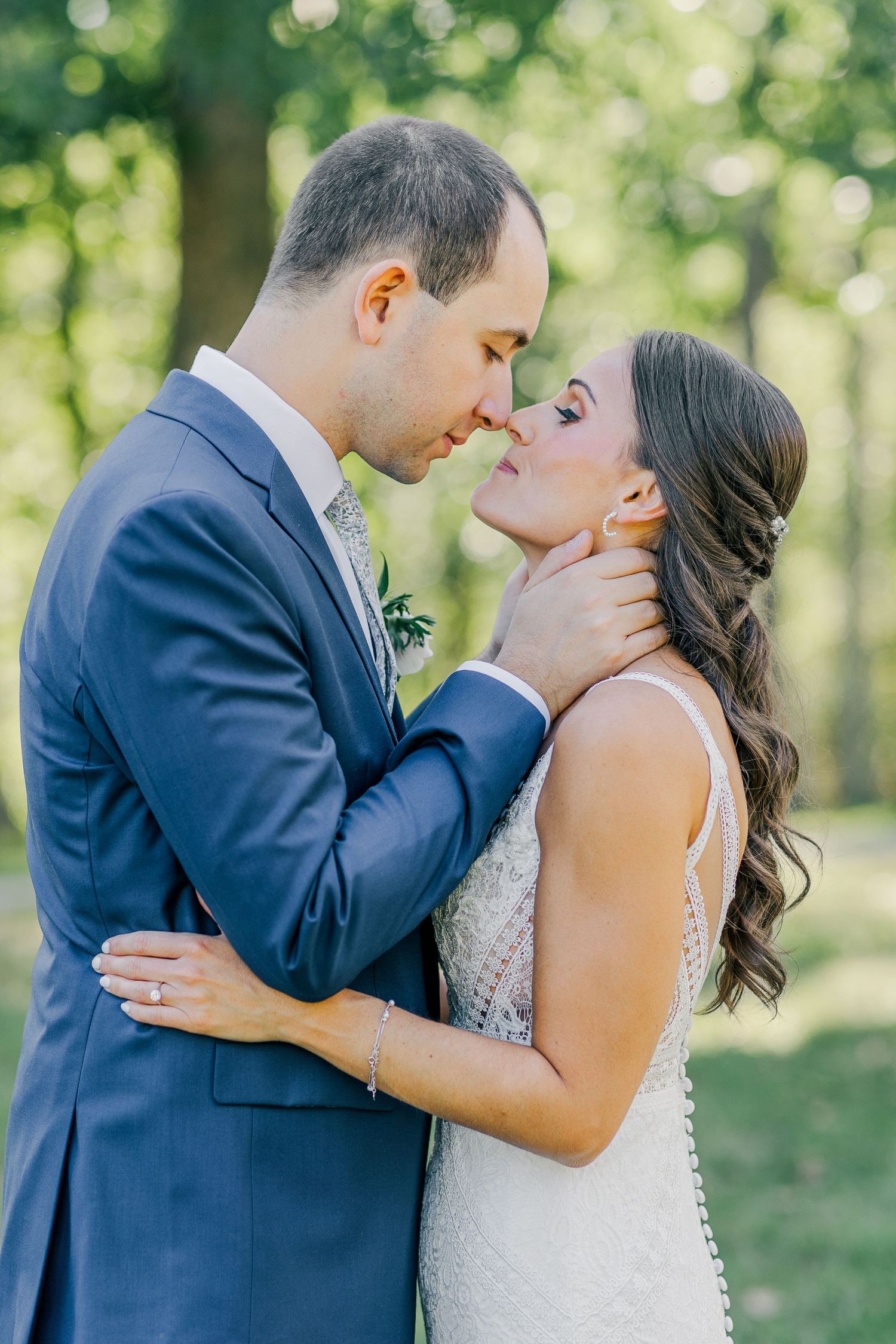 RUST MANOR HOUSE LEESBURG VIRGINIA WEDDING PICTURES BRIDE GROOM