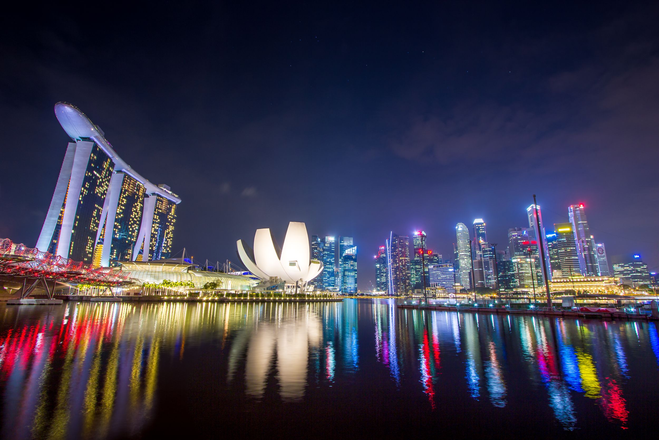 Night cityscape photo of Marina Bay in Singapore.