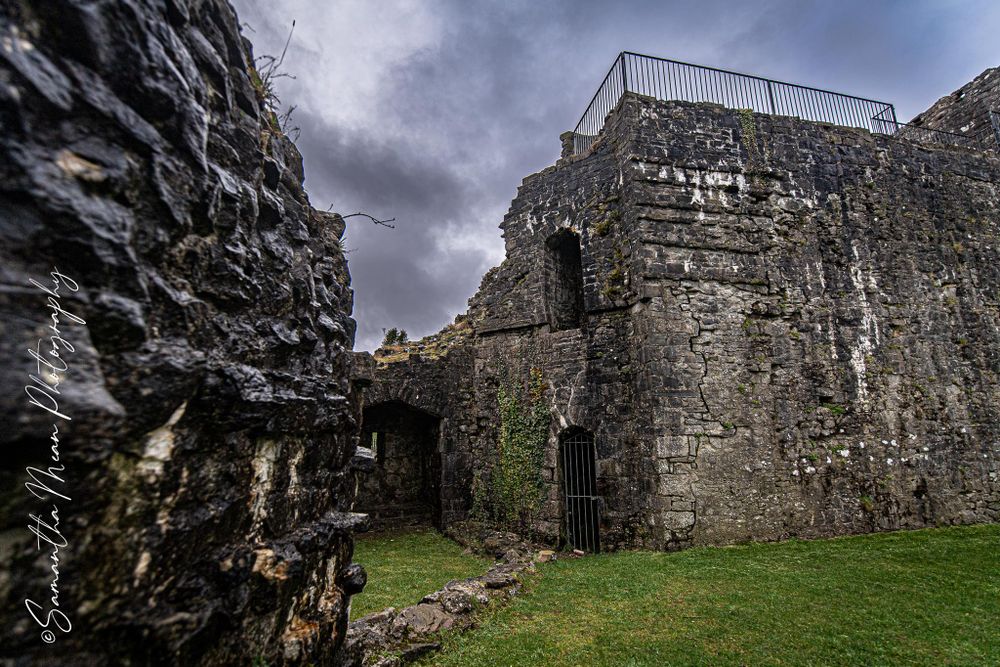 Ruin image