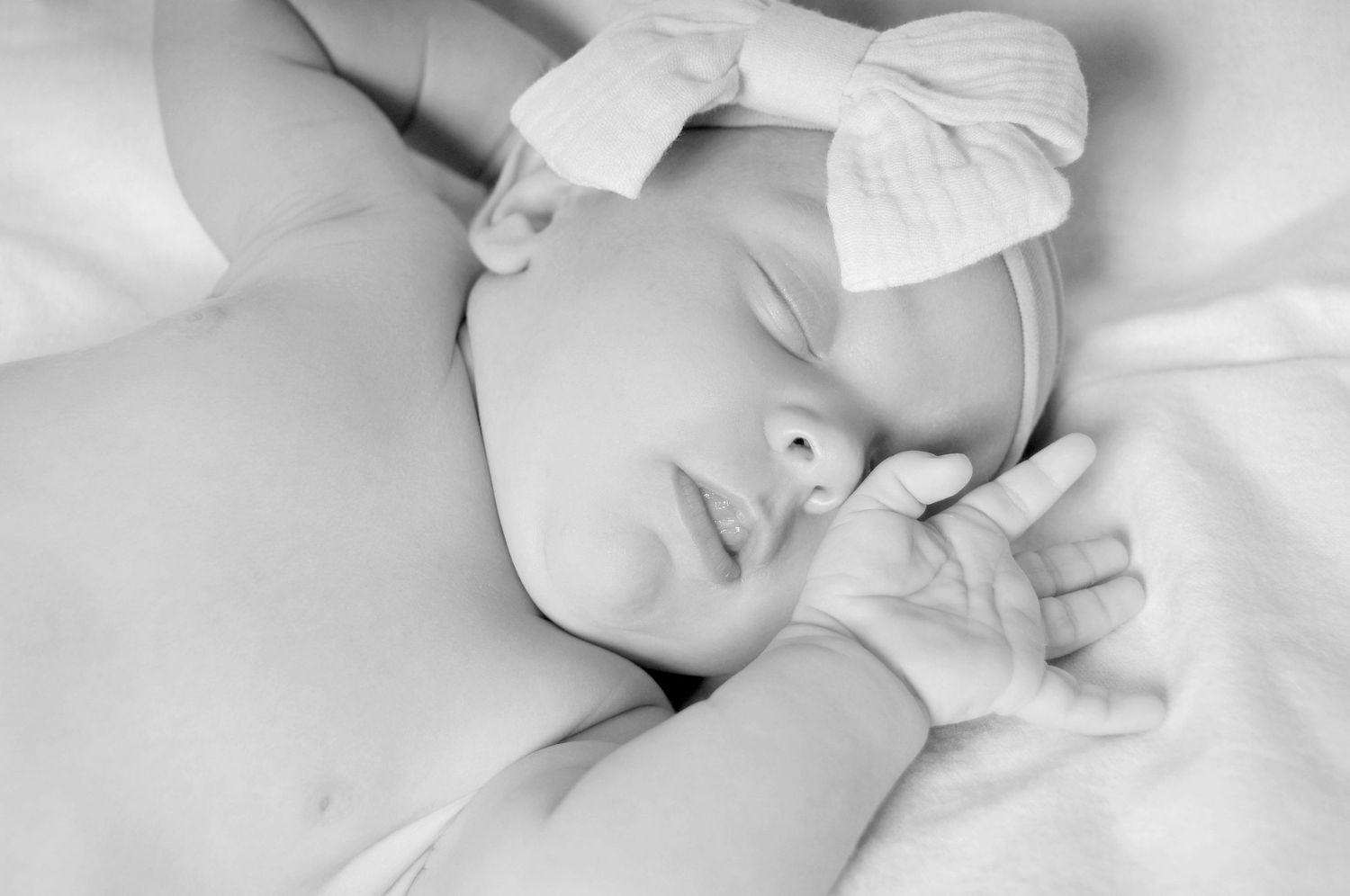 newborn photo black and white