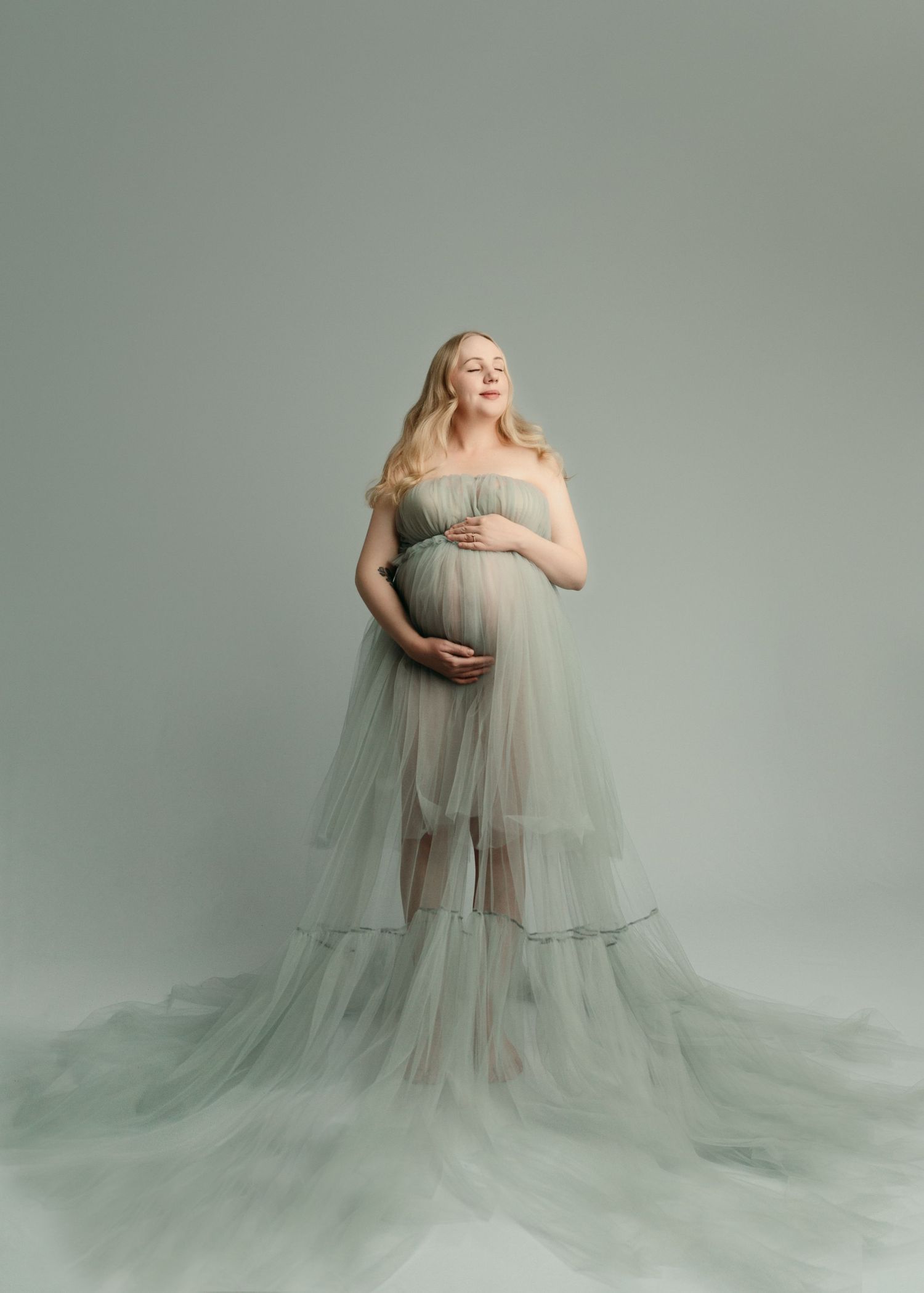 newborn photographer in victoria bc, maternity photography in victoria bc, newborn photographer nanaimo bc, photographer victoria bc,