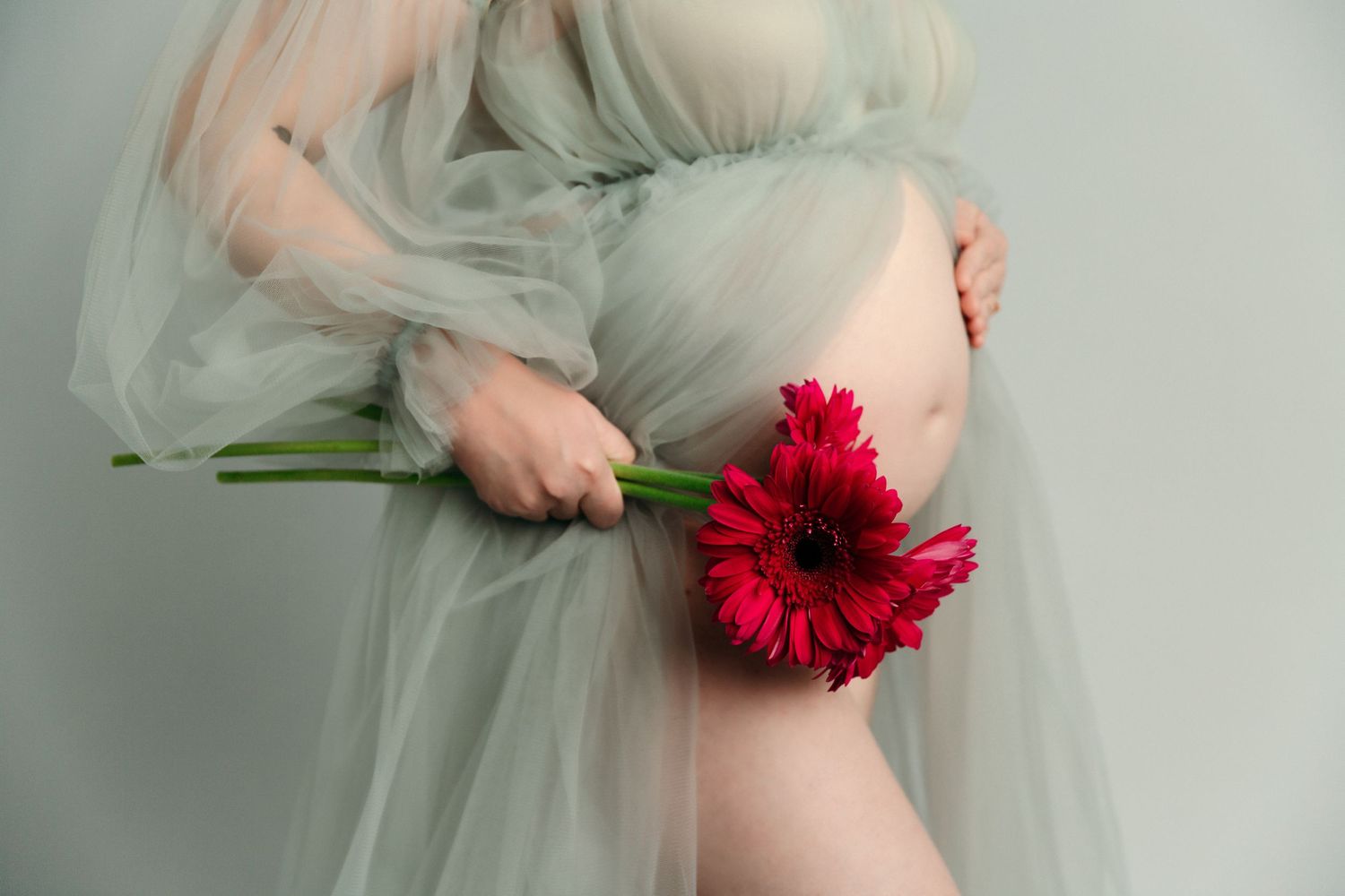 newborn photographer in victoria bc, maternity photography in victoria bc, newborn photographer nanaimo bc, photographer victoria bc,
