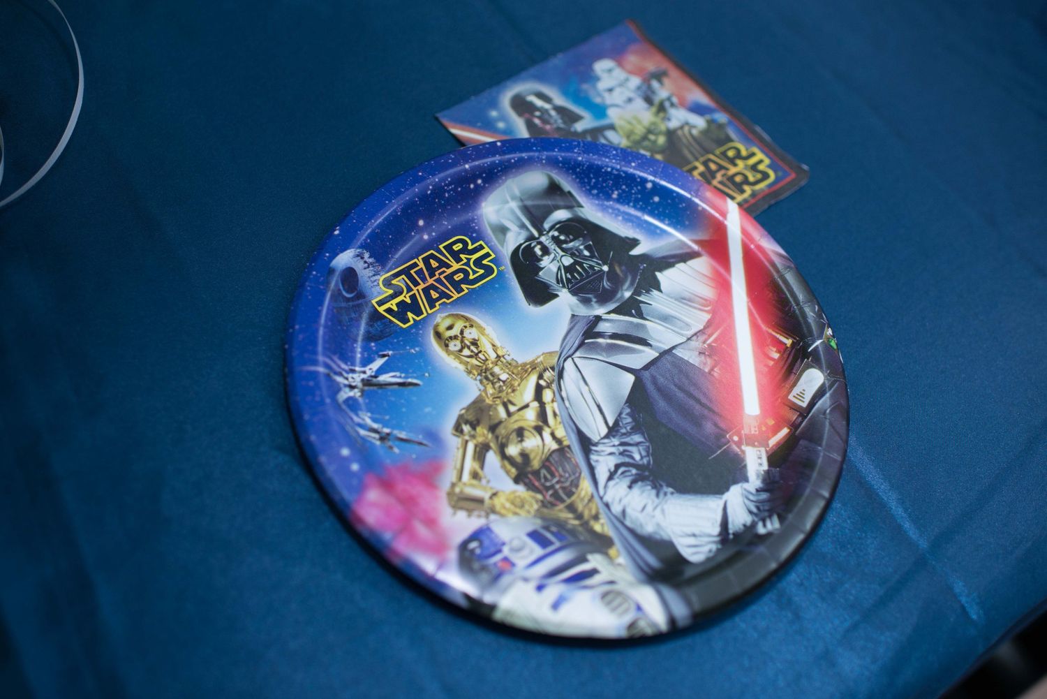 star wars birthday plate and napkin with darth vader