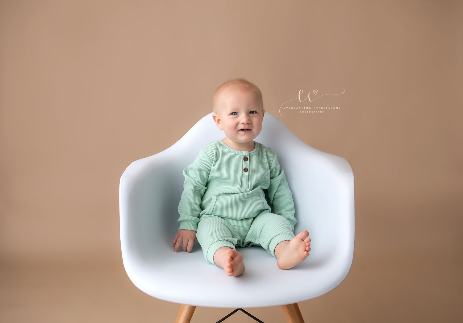Binghamton, New York Cake Smash First Birthday Studio Photographer
