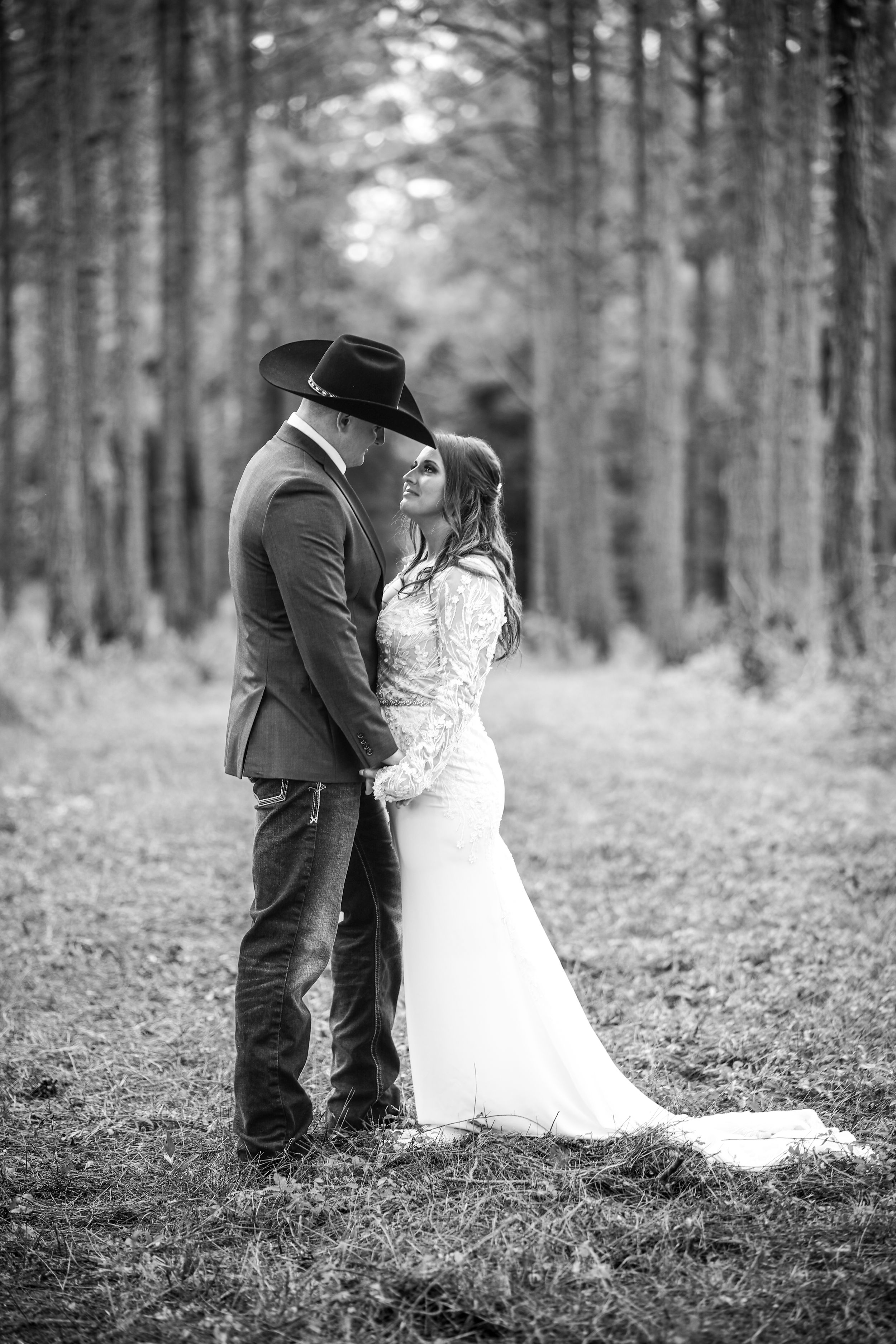 Wedding Photographer, Equine Event, Second Shooter in East Tennessee, TN, near Chattanooga, TN and North GA area.