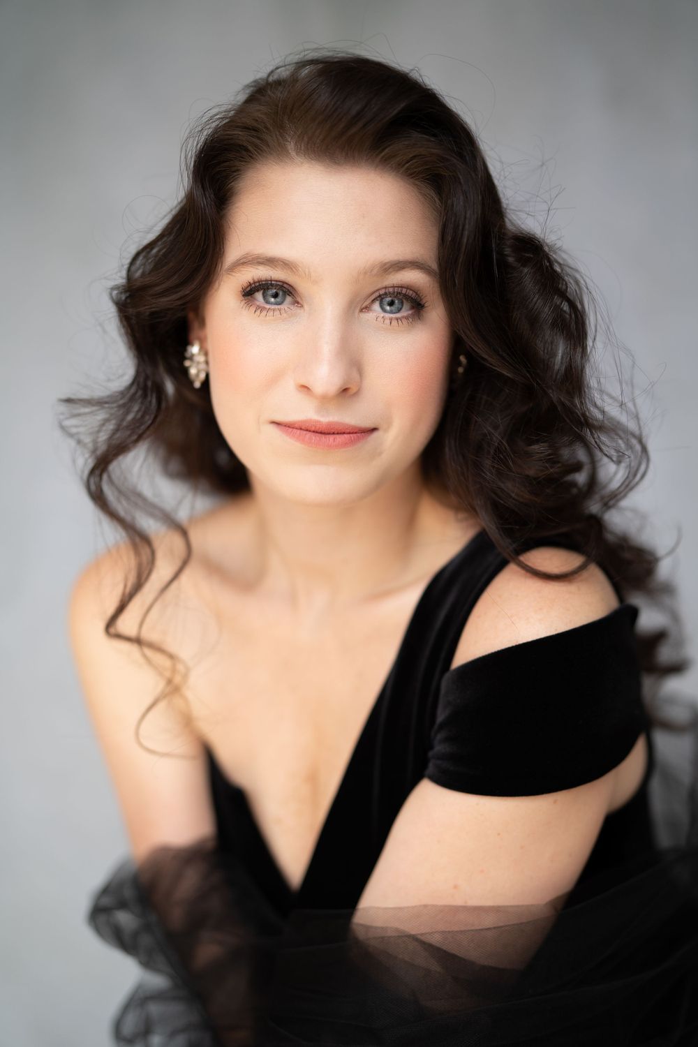 Opera soprano headshot by Kendra Irene