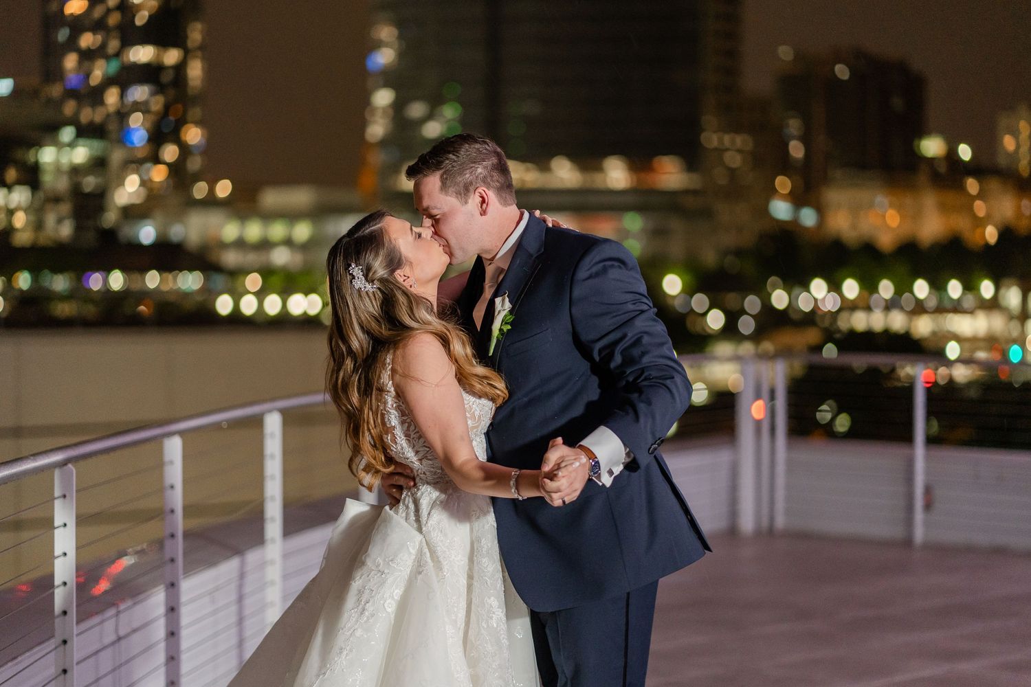 Discovery World Wedding, Milwaukee Lakefront Wedding, Milwaukee Wedding Photographer, Wisconsin Wedding Photos
