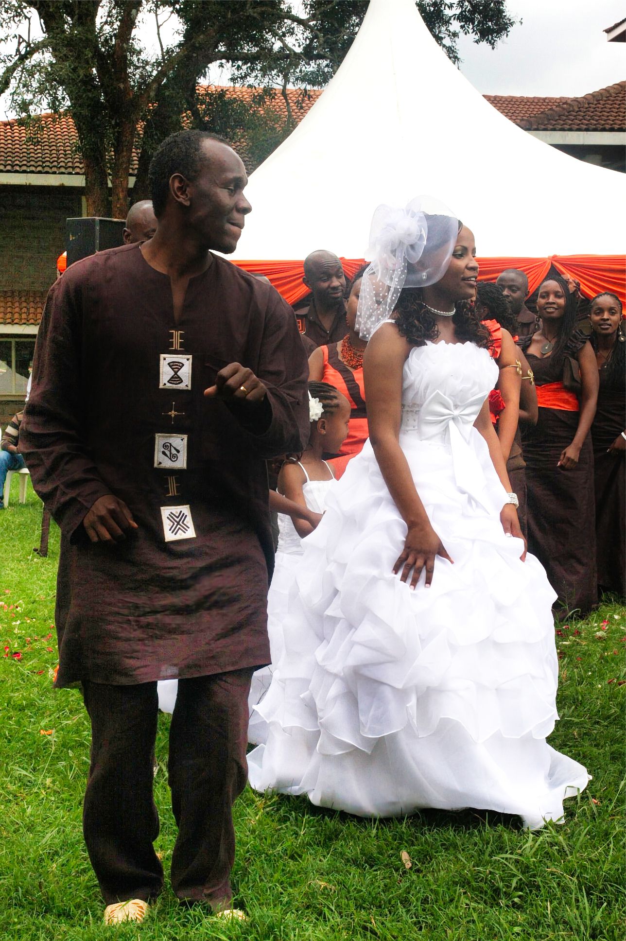 Kenyan bride and groom