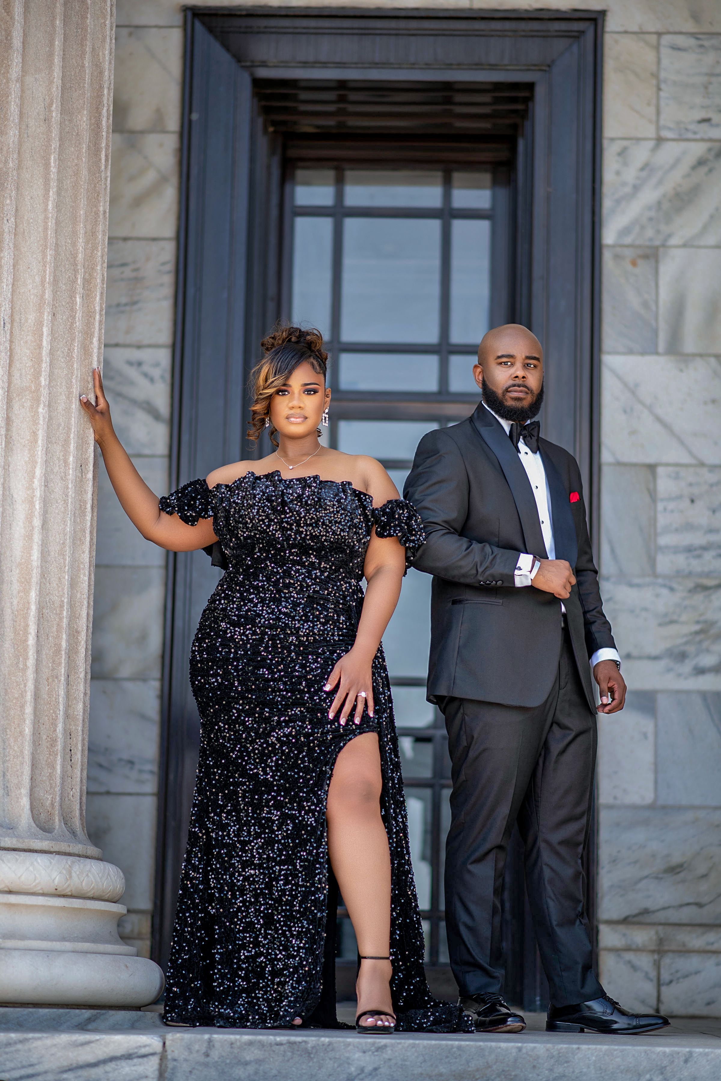 Black couple engagement shoot at the Cleveland Museum of Art
