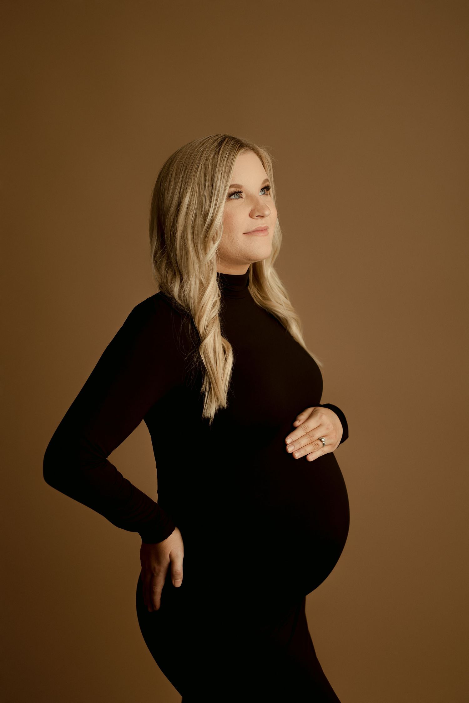 maternity portraits Wichita, maternity photography near me, professional pregnancy photoshoot