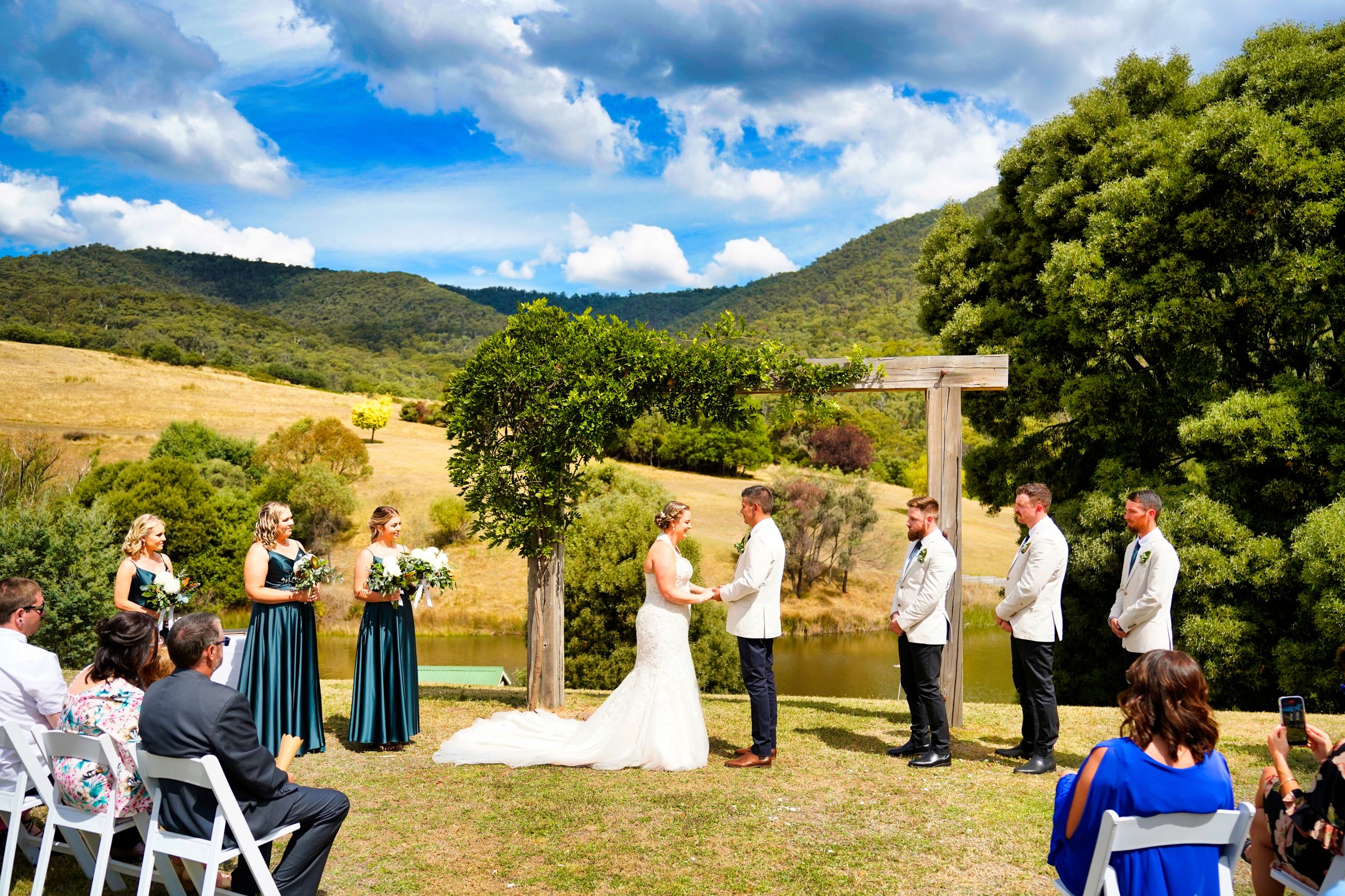 Sydney photographer, Photographer in Prestons NSW, outdoor wedding photography, Wedding photography.