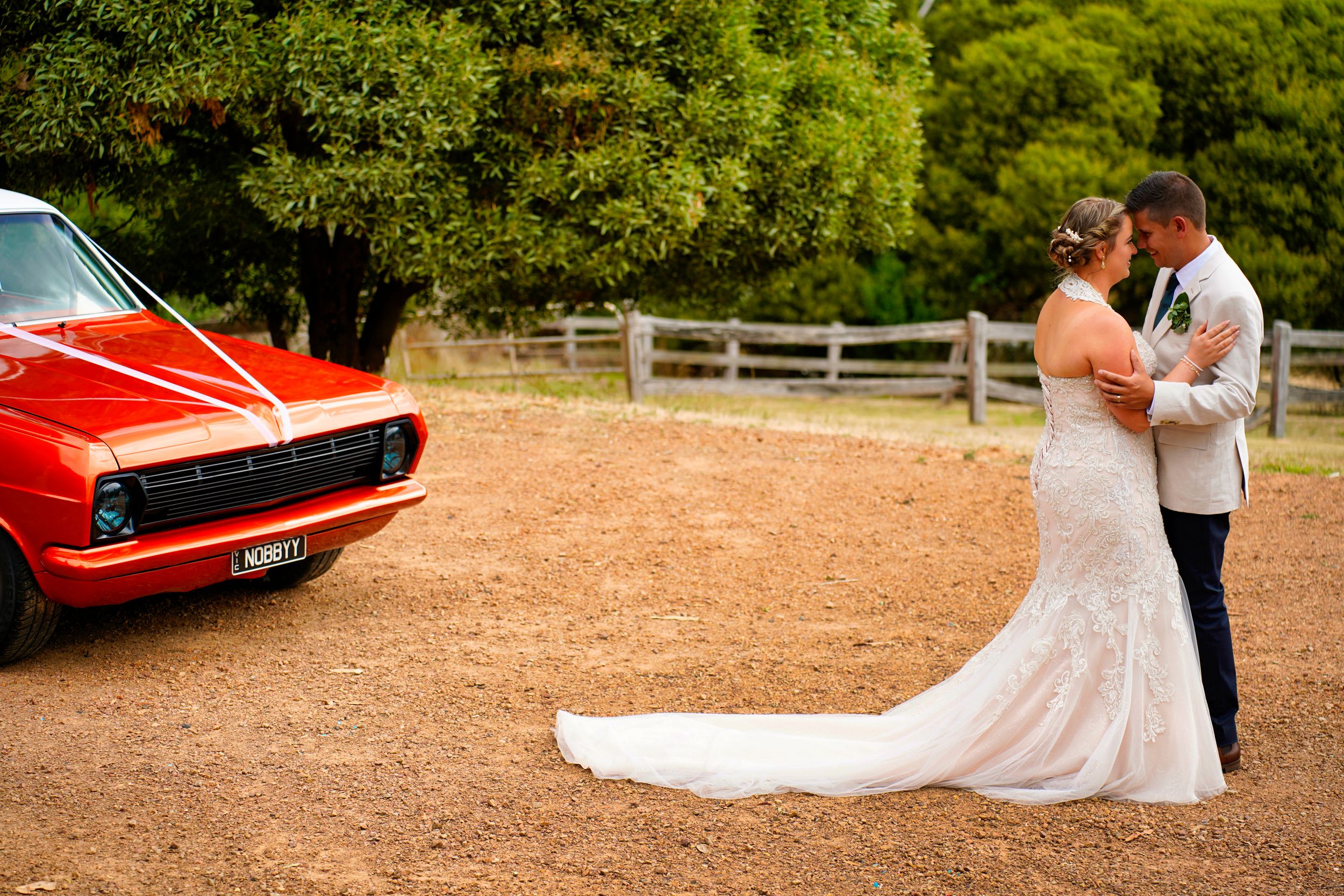 Sydney photographer, Photographer in Prestons NSW, outdoor wedding photography, Wedding photography.