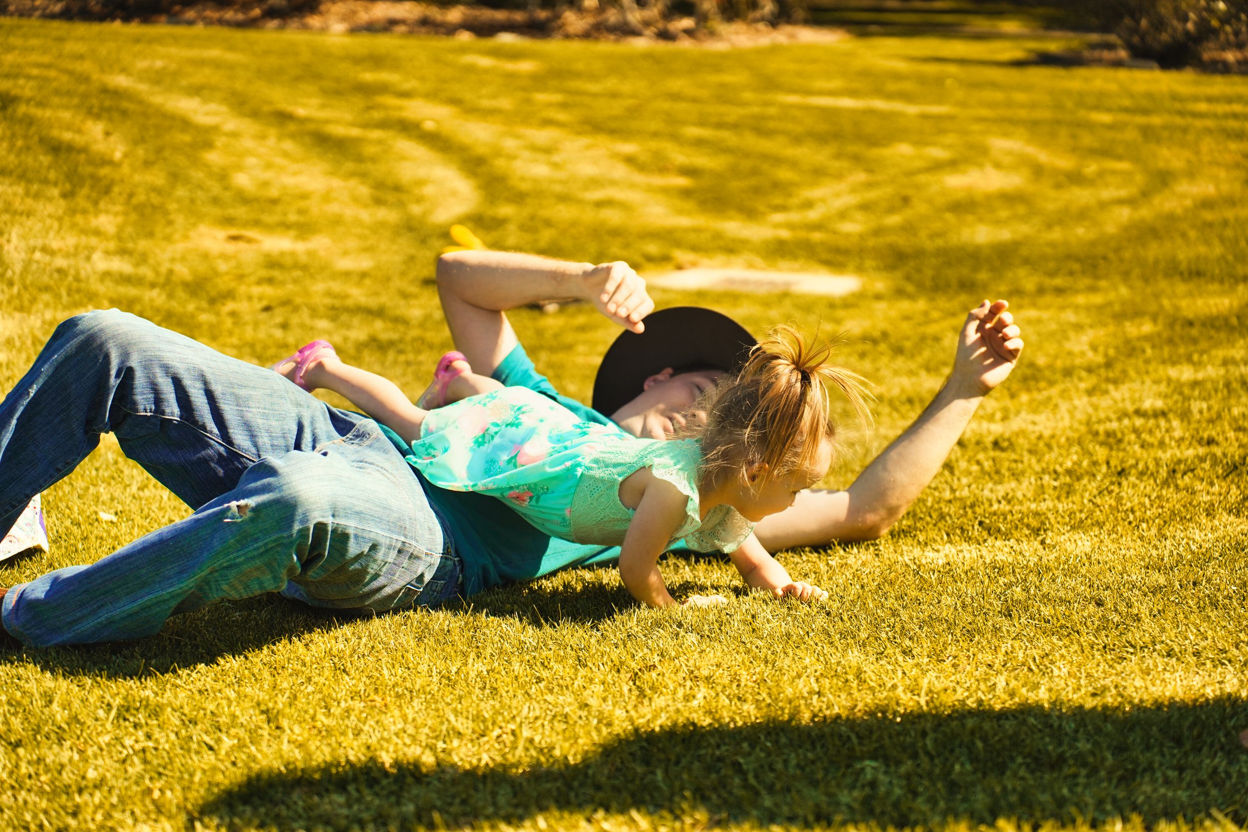 Family photographer in Campbelltown, Sydney family photographer, outdoor family photoshoot.