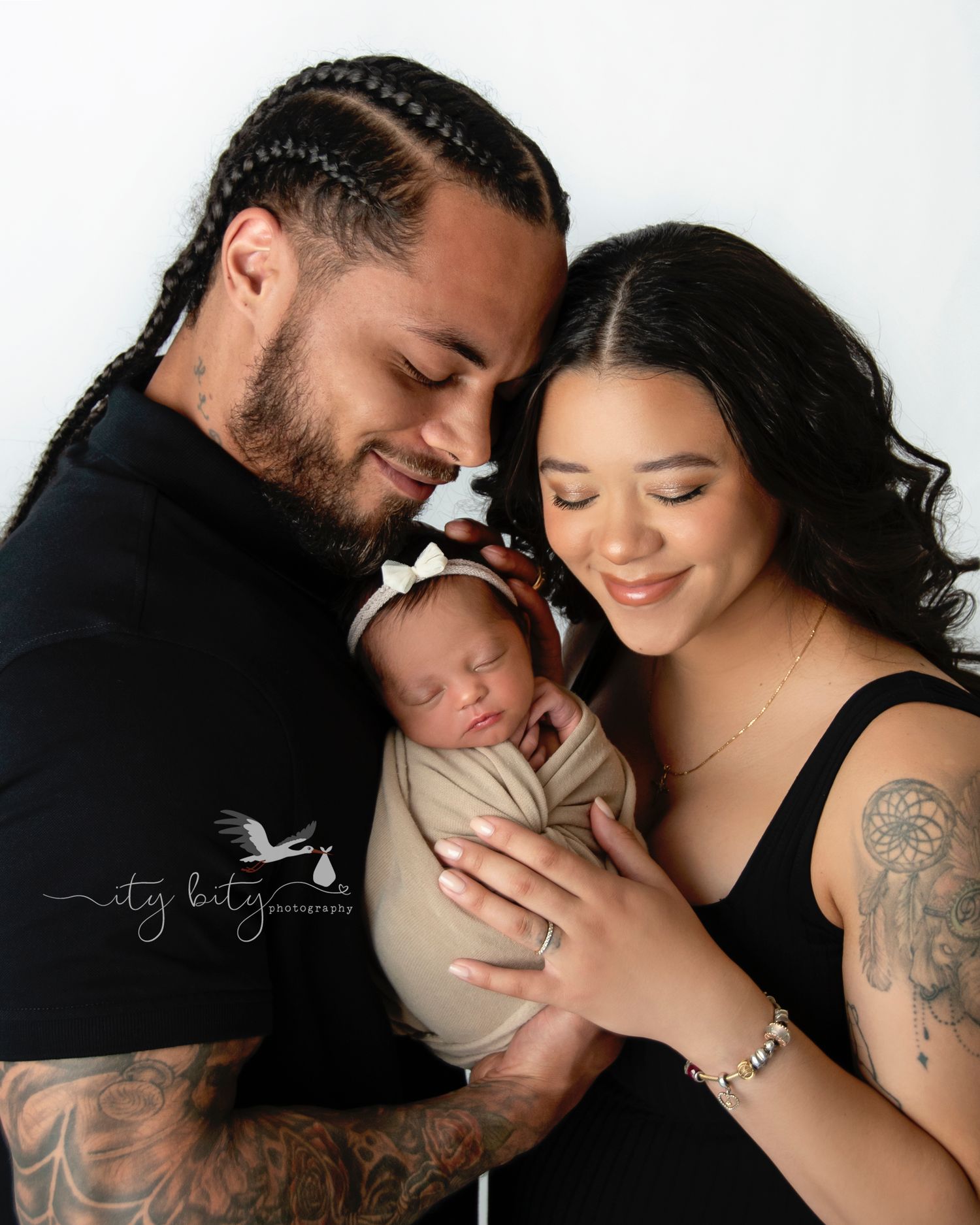 Newborn Family Session Ity Bity Photography Avon Ohio Photographer