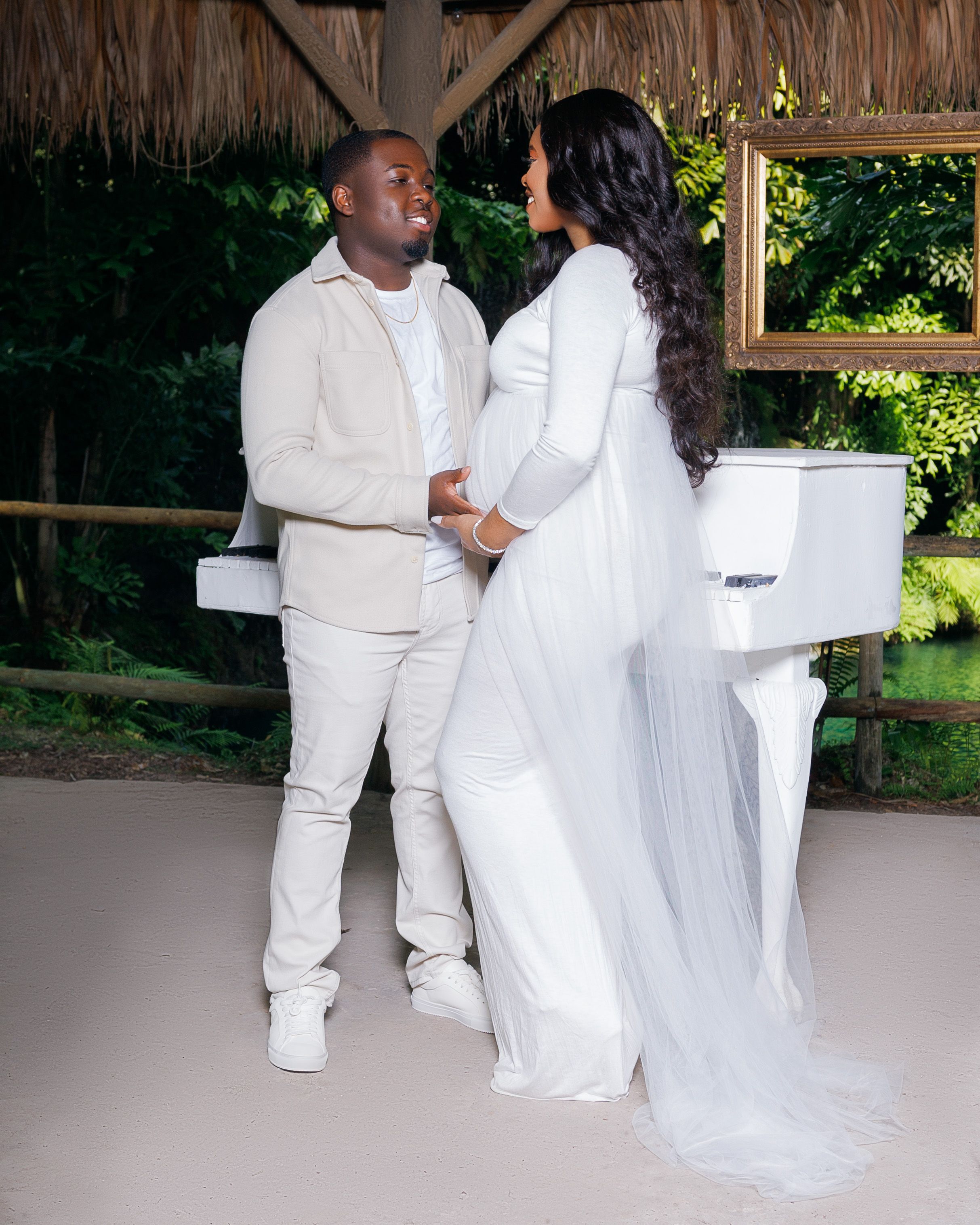 Dope photoshoot concept maternity at the secret garden