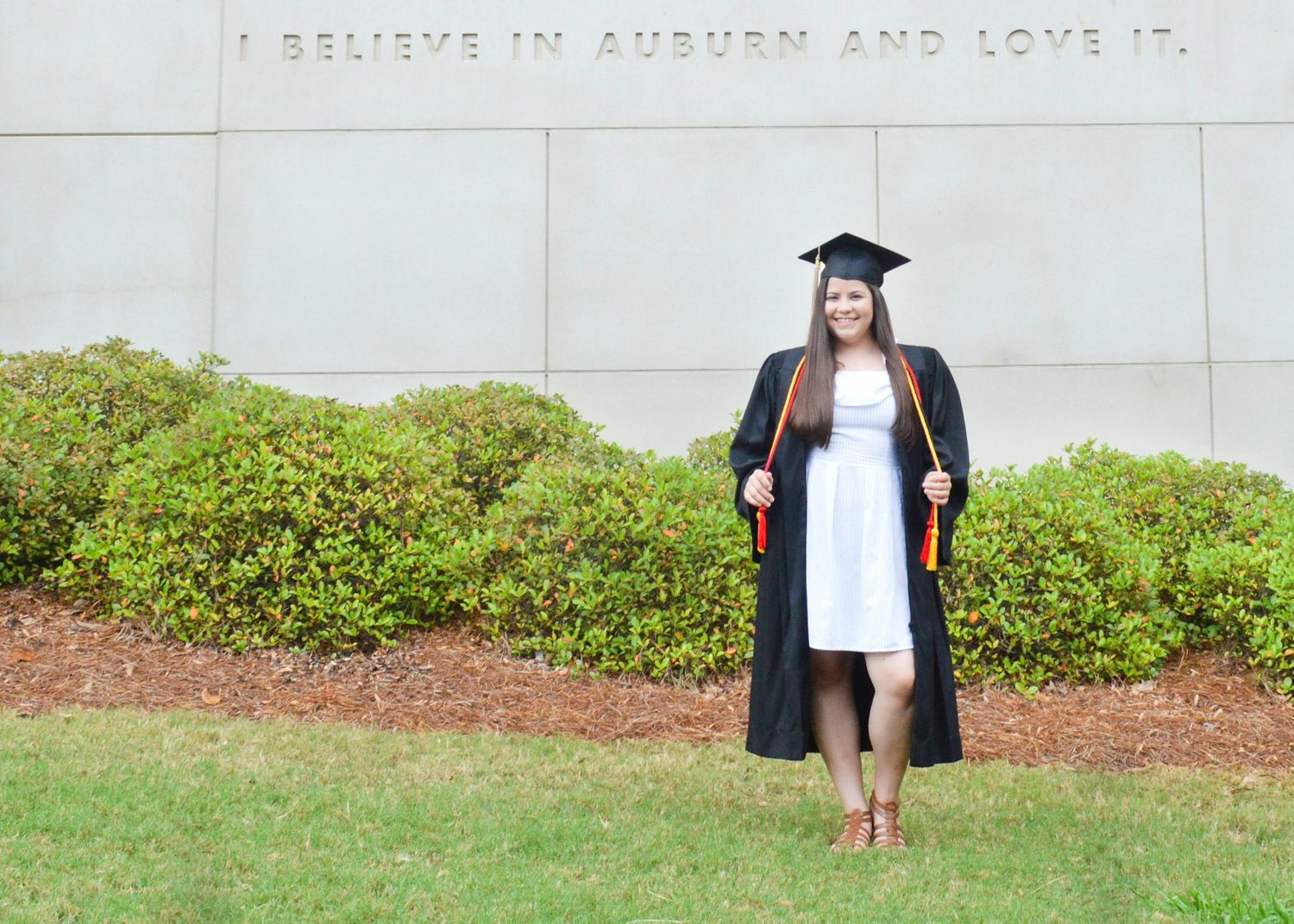 huntsville alabama photographer lifestyle photos senior portraits graduation events