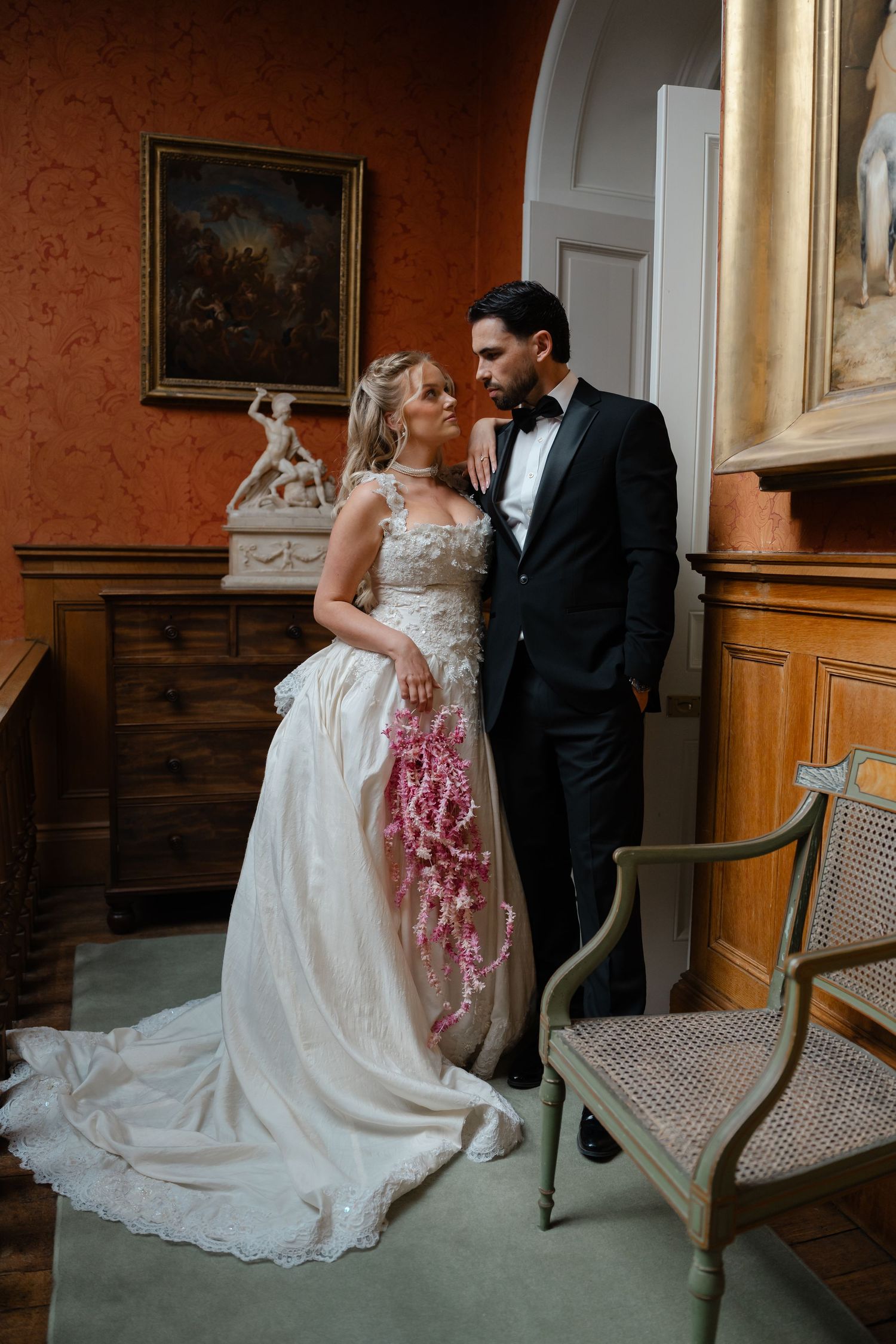 candid and relaxed wedding photography