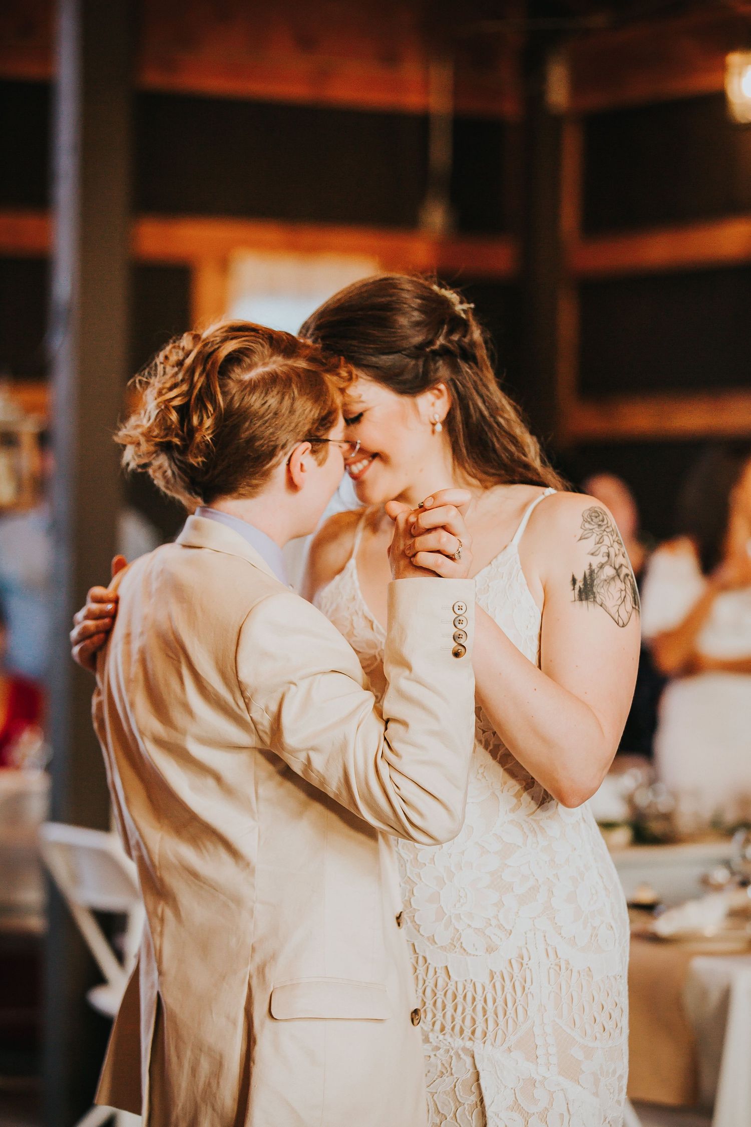 Washington wedding couple first dance at The Mason Jar Venue