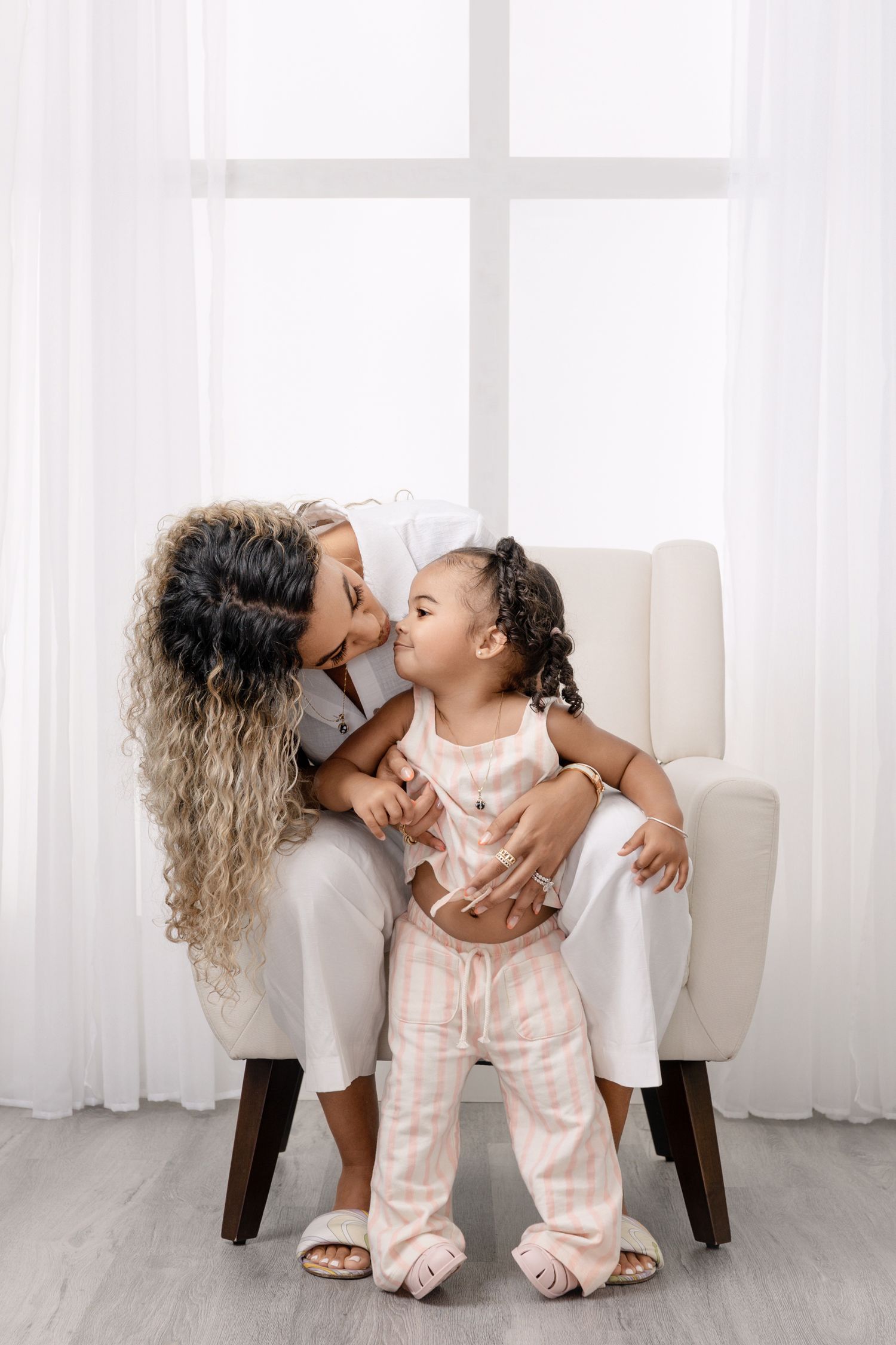 baby milestone photoshoot, miami baby photographer, get baby pictures taken near me