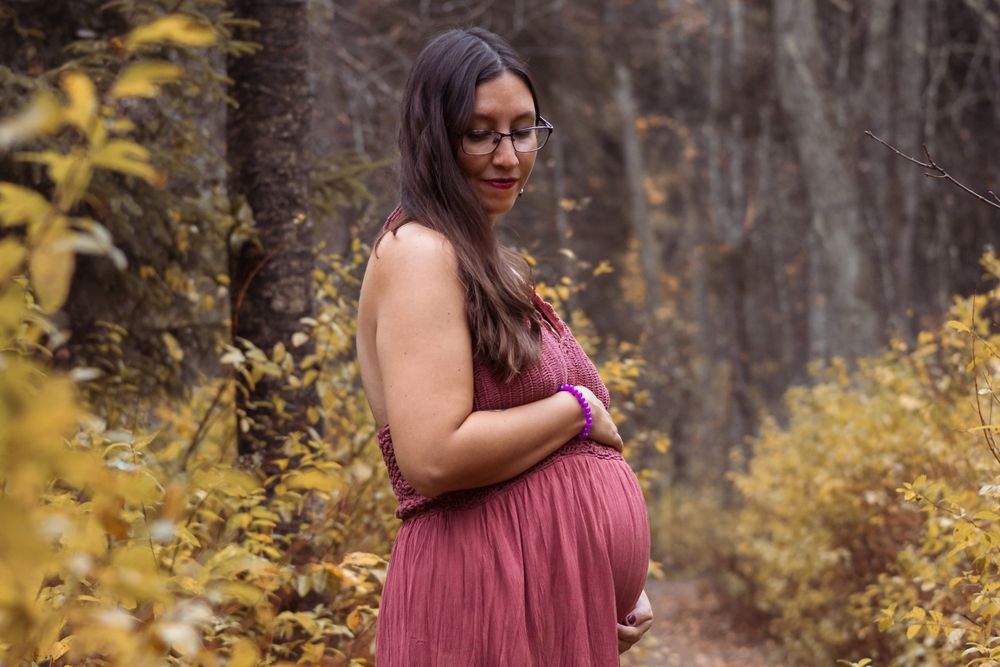 Odotuskuvaus Espoo, raskauskuvaus pääkaupunkiseutu, odotuskuvaus miljöössä. Odotuskuvaus Vantaa. Äitiyskuvaus. Mom to be