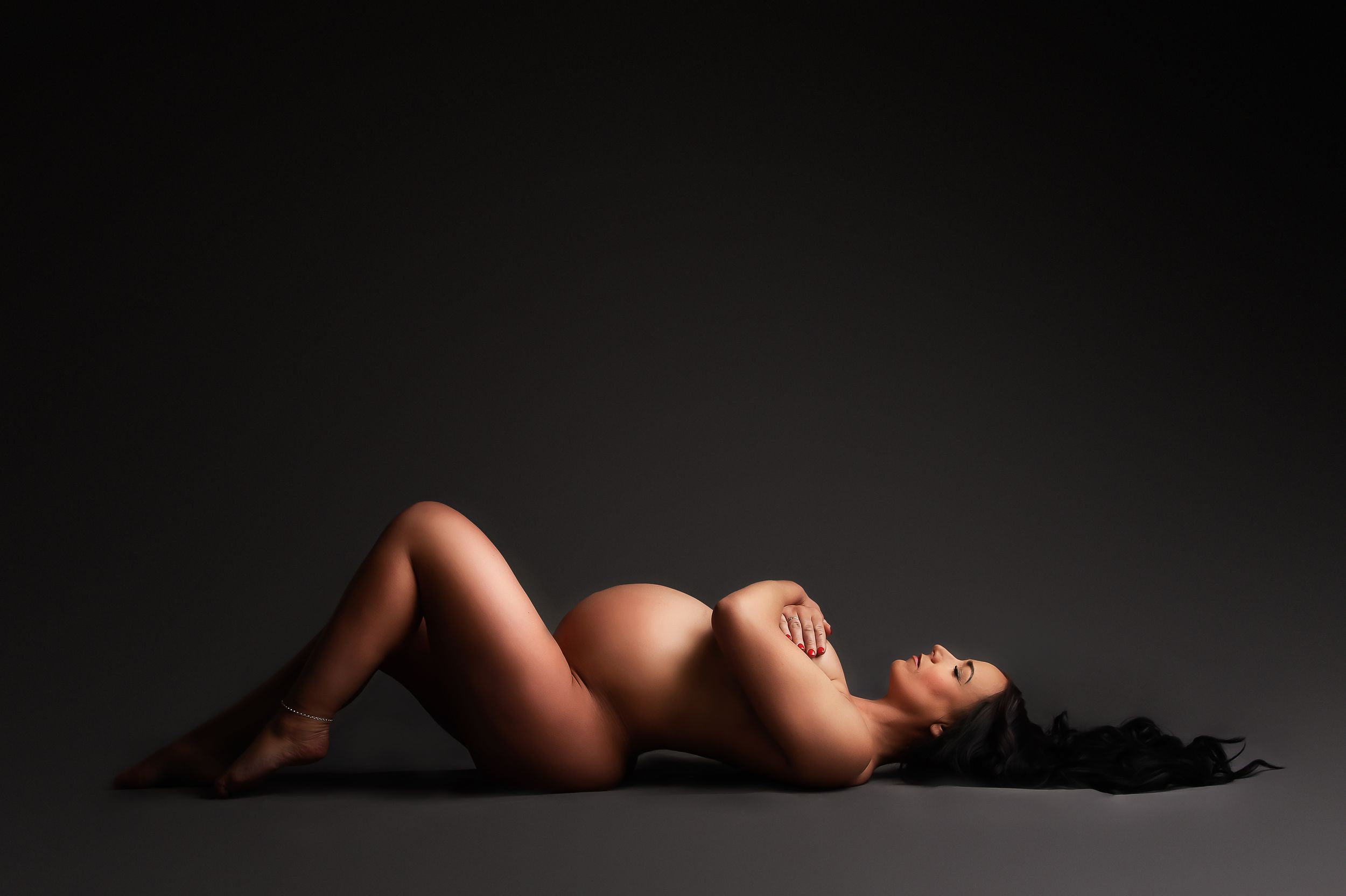maternity photoshoot by kara jade photography