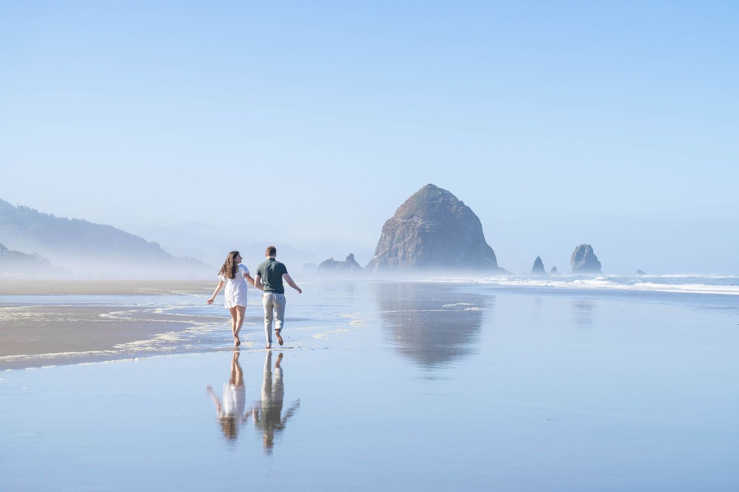 Alex Davis Photography: Couples Engagement Photoshoot By Haystack Rock At Cannon Beach On Oregon Coast