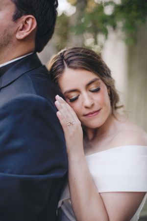 Sesión de pareja en el día de la boda