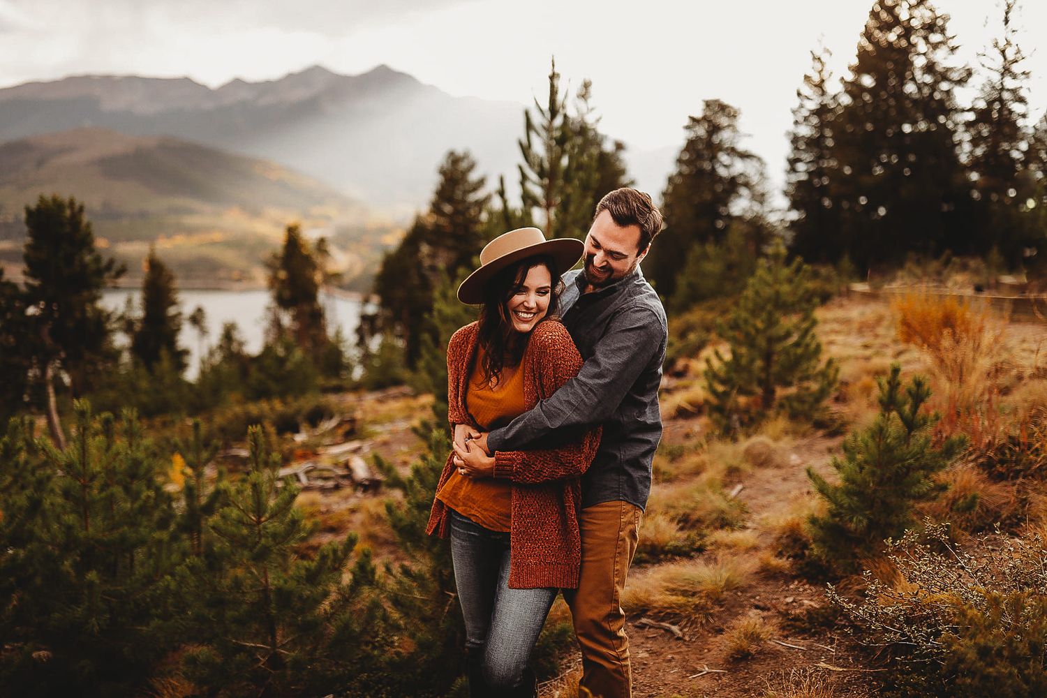 traveling cincinnati elopement and engagement photographer in colorado