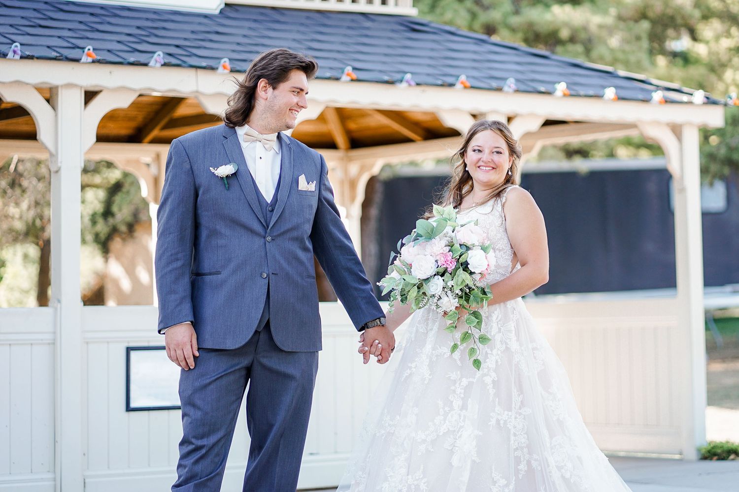 Wedding at Racine Zoo, Racine Wedding Photographer, Zoo Wedding, Wedding at Roma Lodge, Wedding Photos Racine