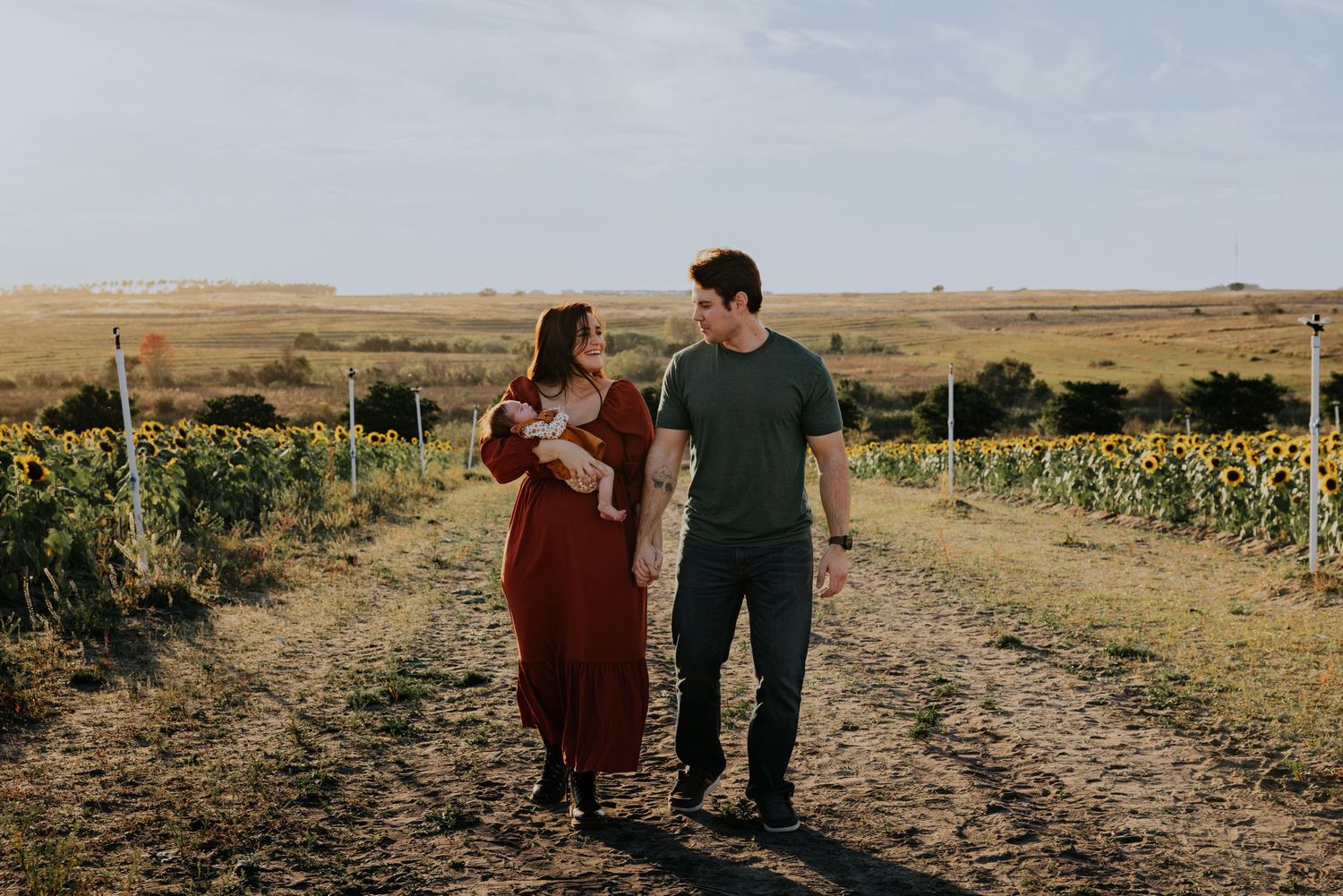 Sunflower Magic: Family & Couple Mini Photo Sessions at Southern Hill Farms in Clermont, FL