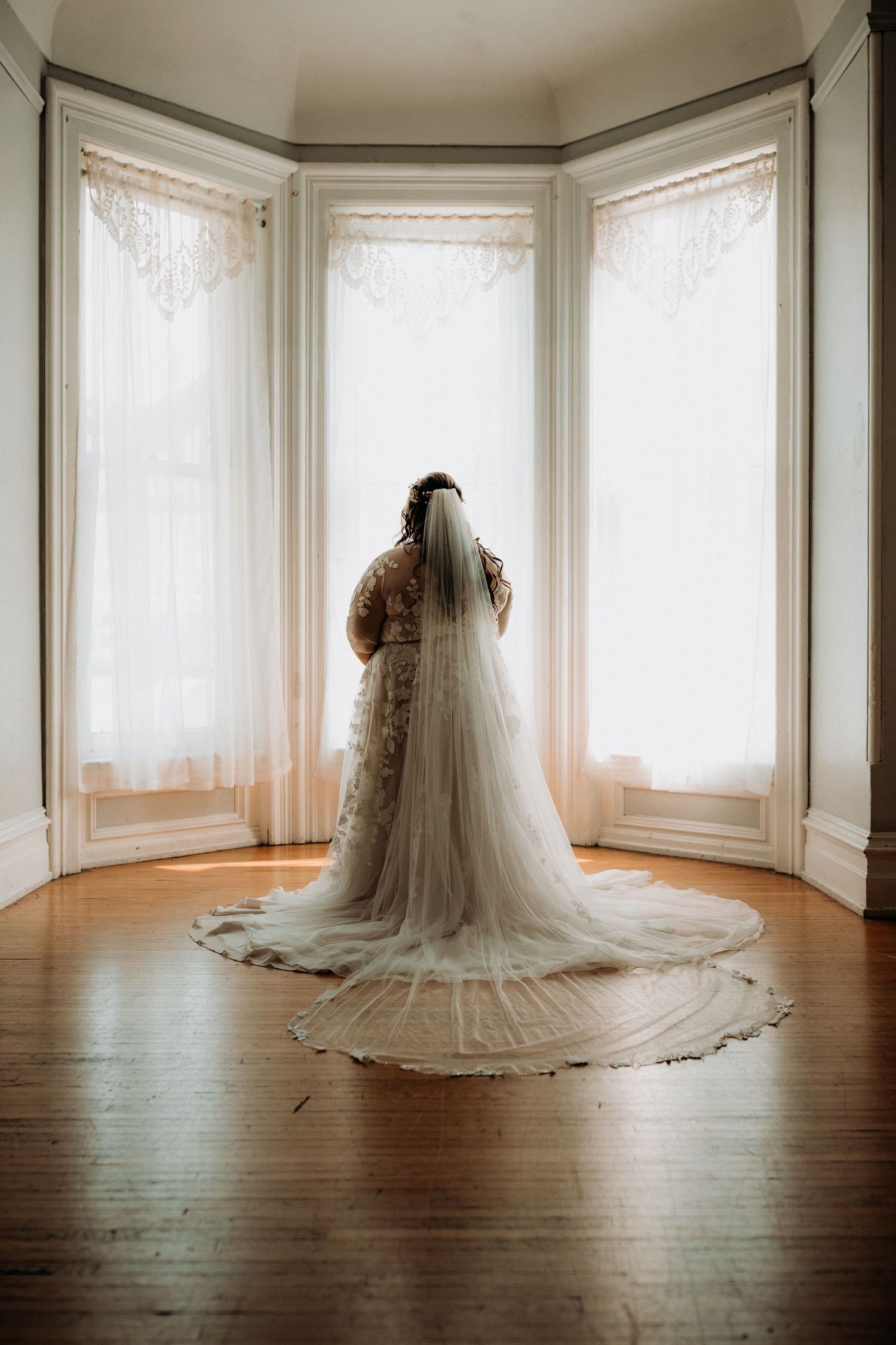 Toledo-Collingwood-art-center-wedding-bride-dress