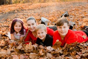 outdoor fall family session/flushing county park/flushing mi