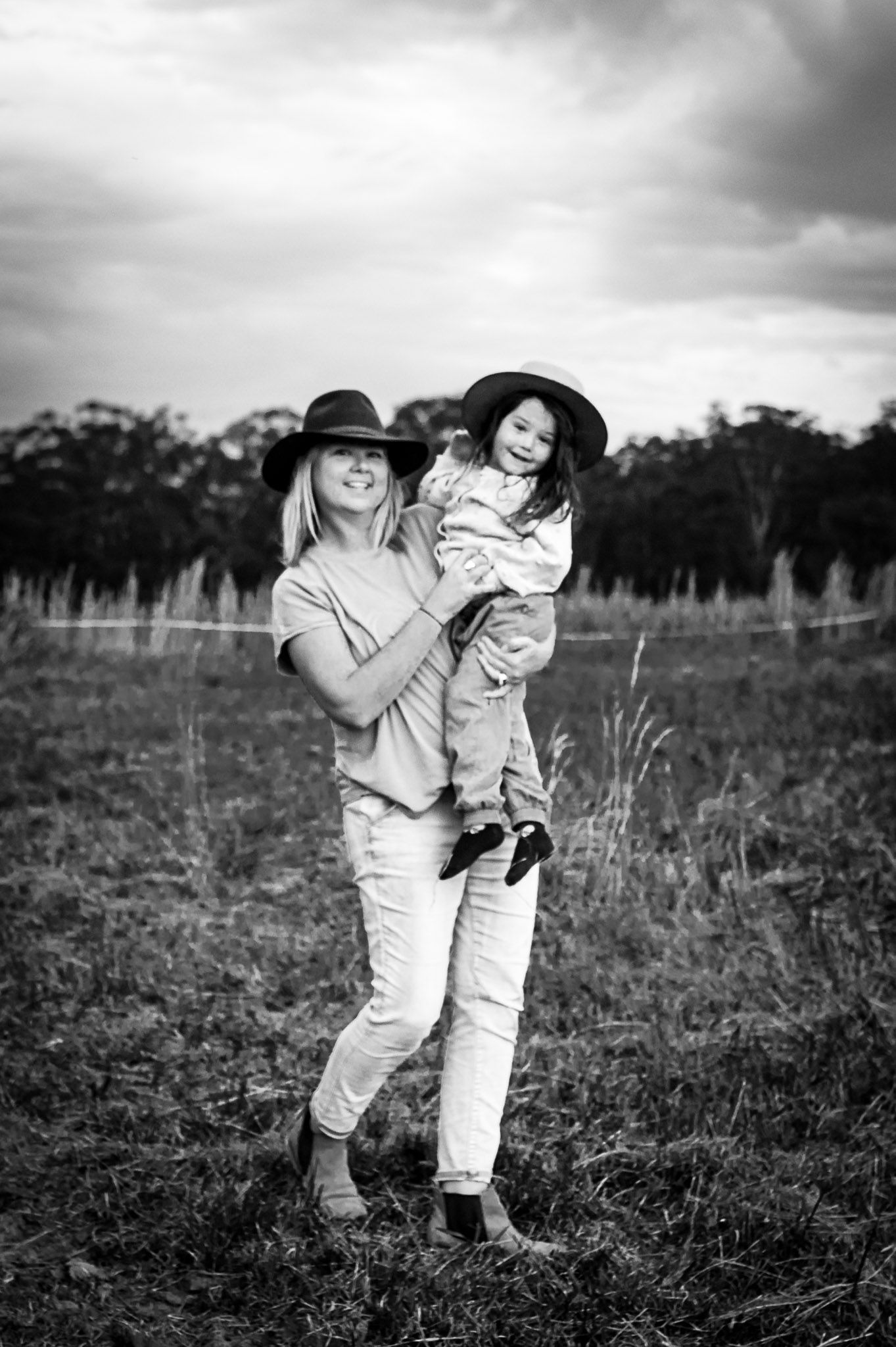 Kristen Shaw and her daughter Isla shaw posing at Pa's farm in Port Macquarie